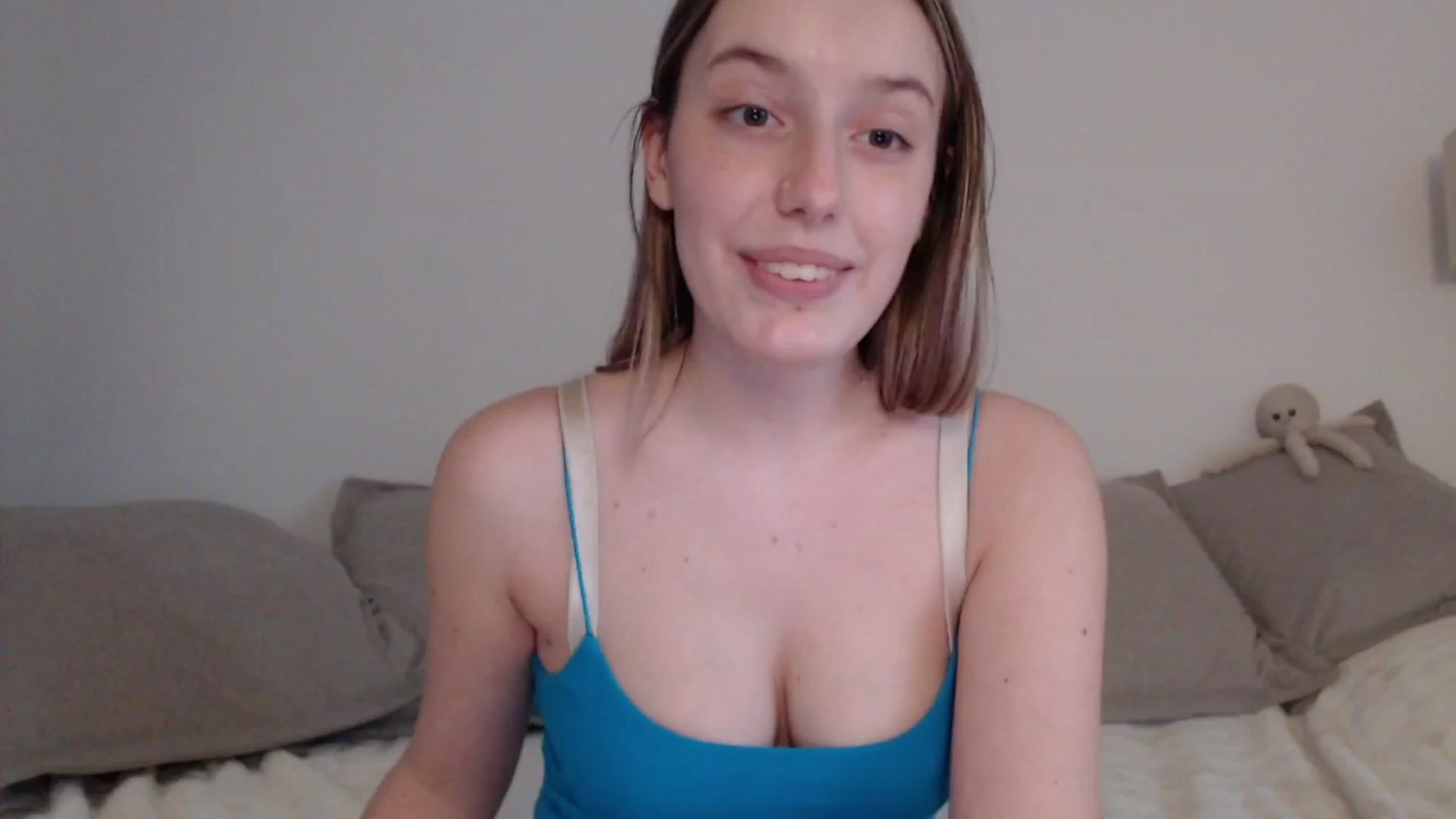 Gallery image thumbnail from Elenaxkiss's myfreecams stream on, 04/16/2025, 17:44 image 14 of 20