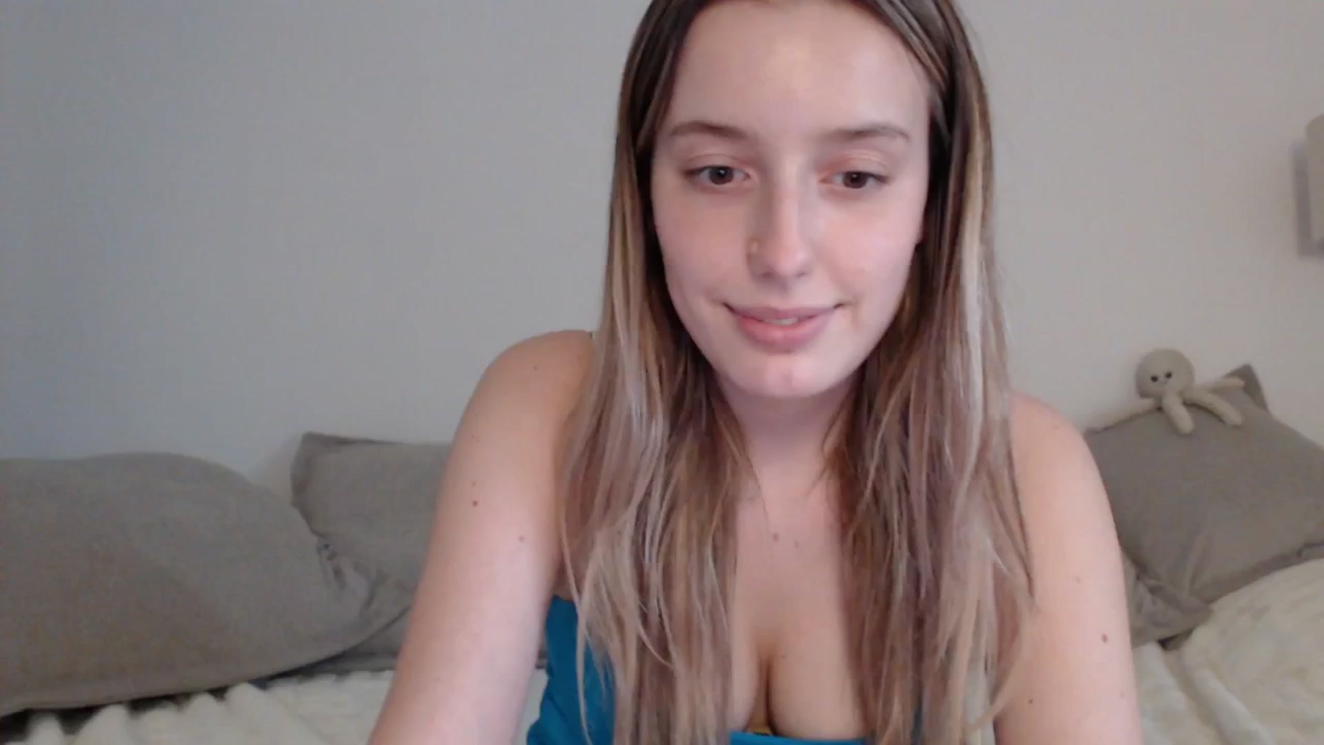 Gallery image thumbnail from Elenaxkiss's myfreecams stream on, 04/16/2025, 17:44 image 12 of 20