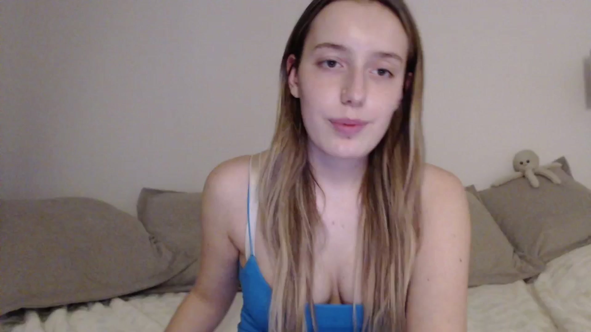 Gallery image thumbnail from Elenaxkiss's myfreecams stream on, 04/16/2025, 17:44 image 20 of 20