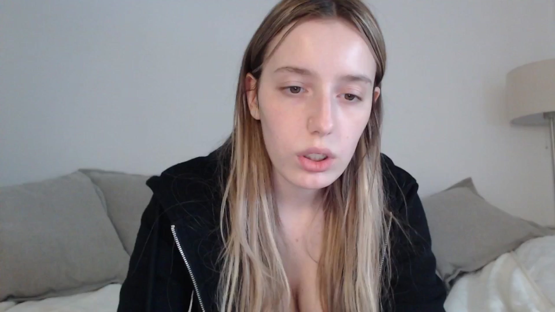 Gallery image thumbnail from Elenaxkiss's myfreecams stream on, 04/19/2025, 13:08 image 11 of 20