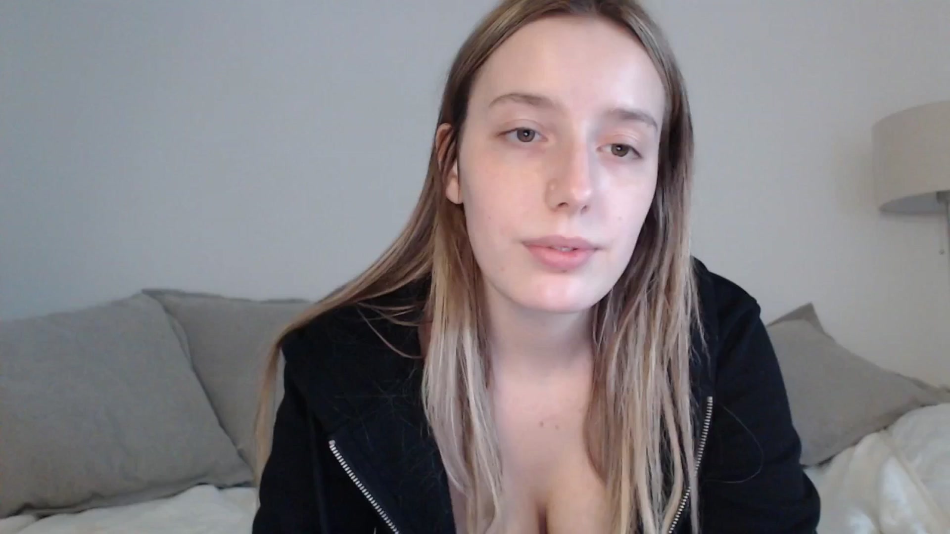 Gallery image thumbnail from Elenaxkiss's myfreecams stream on, 04/19/2025, 13:08 image 3 of 20