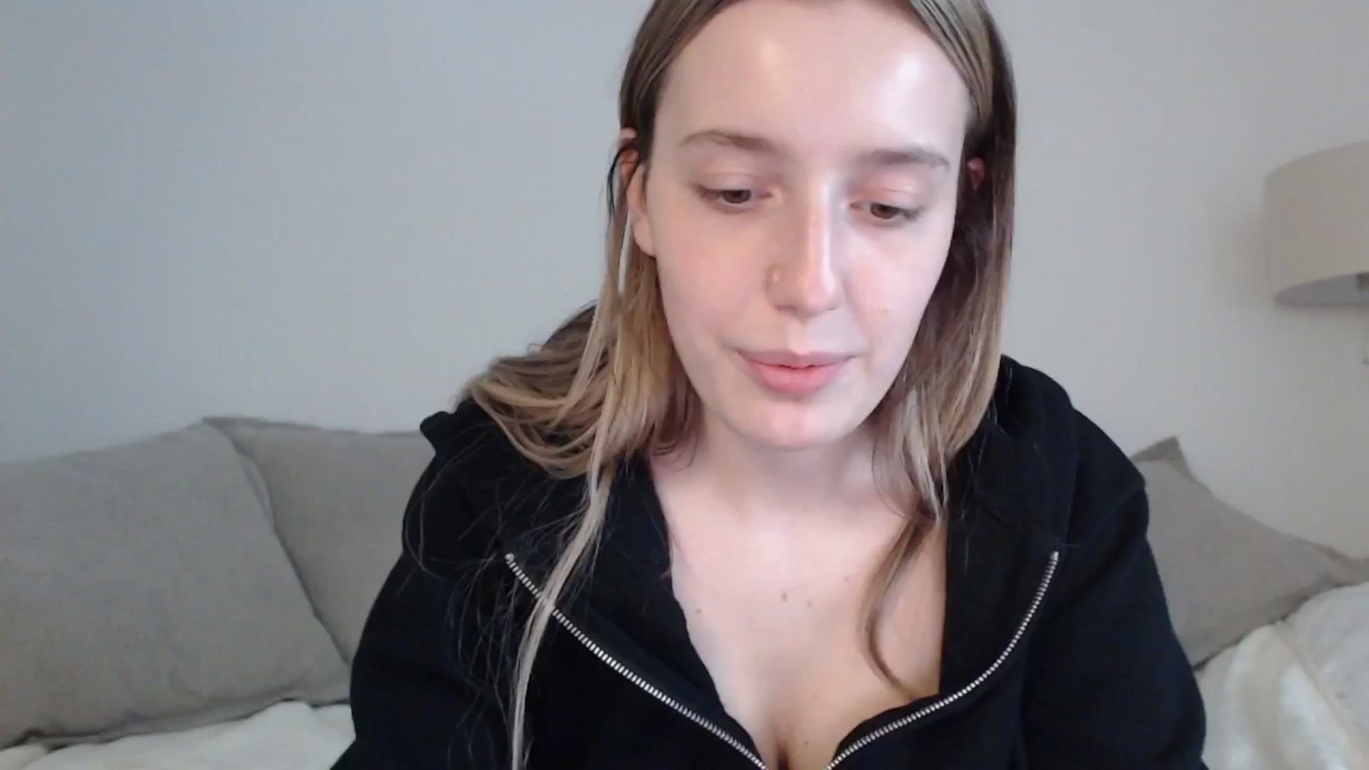 Gallery image thumbnail from Elenaxkiss's myfreecams stream on, 04/19/2025, 13:08 image 13 of 20