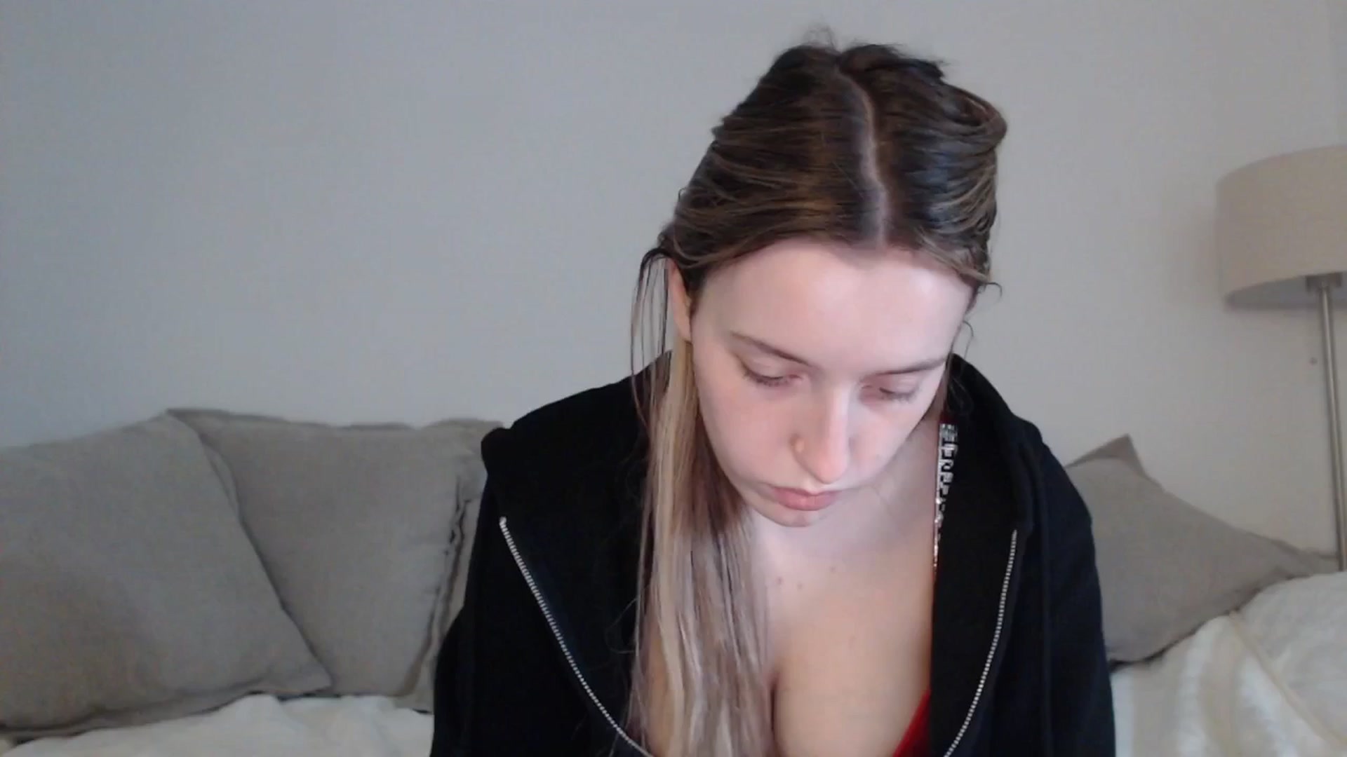 Gallery image thumbnail from Elenaxkiss's myfreecams stream on, 04/19/2025, 14:23 image 7 of 20