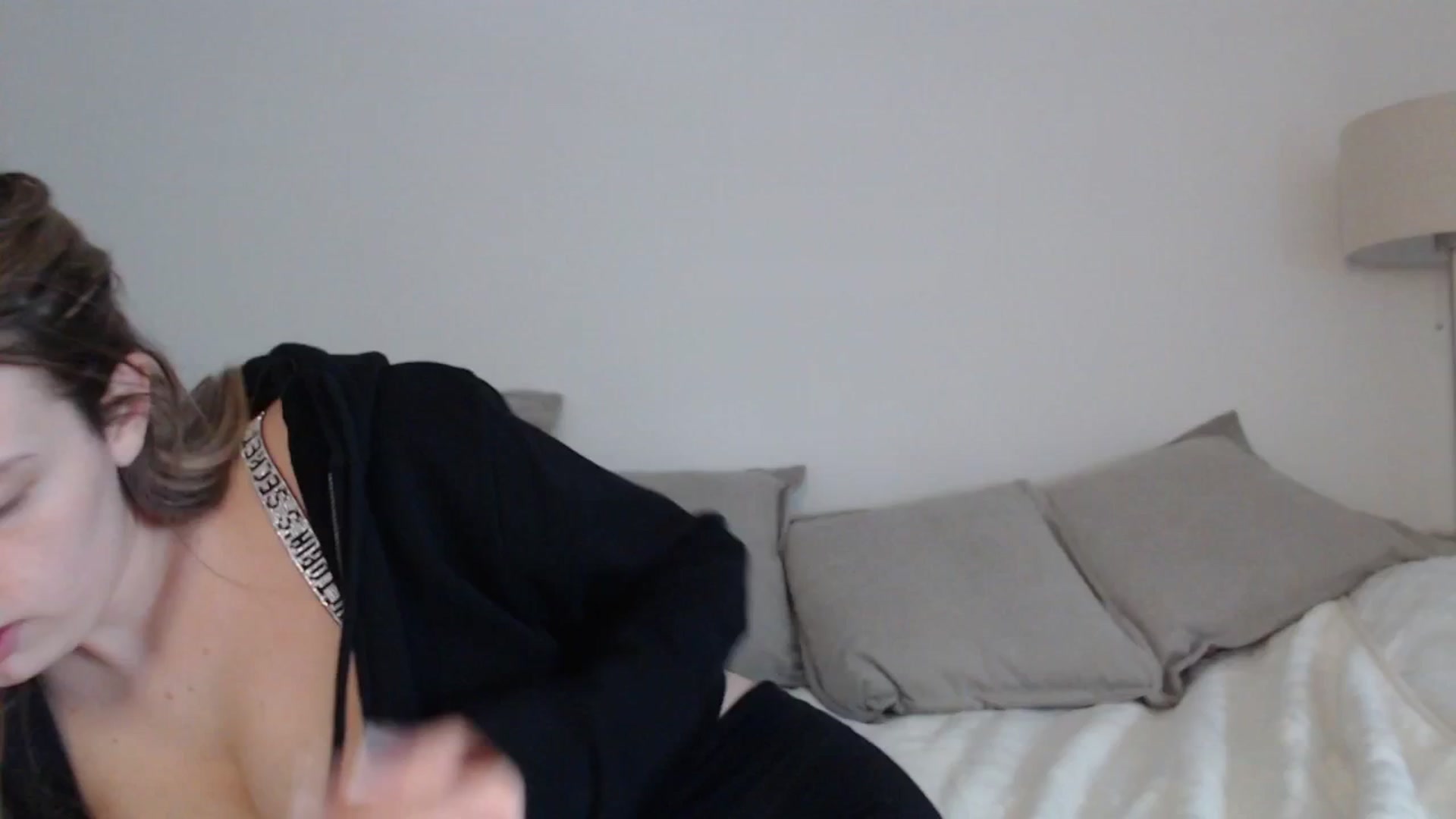 Gallery image thumbnail from Elenaxkiss's myfreecams stream on, 04/19/2025, 14:23 image 13 of 20