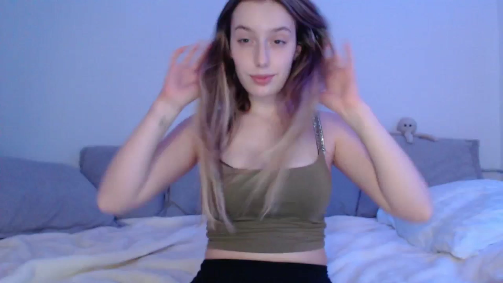 Gallery image thumbnail from Elenaxkiss's myfreecams stream on, 04/20/2025, 18:06 image 6 of 20