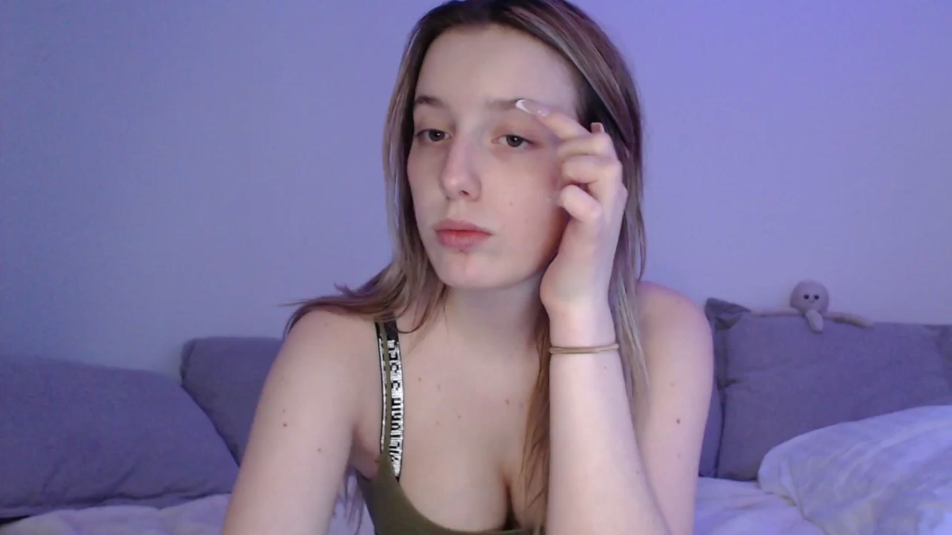 Gallery image thumbnail from Elenaxkiss's myfreecams stream on, 04/20/2025, 18:06 image 1 of 20