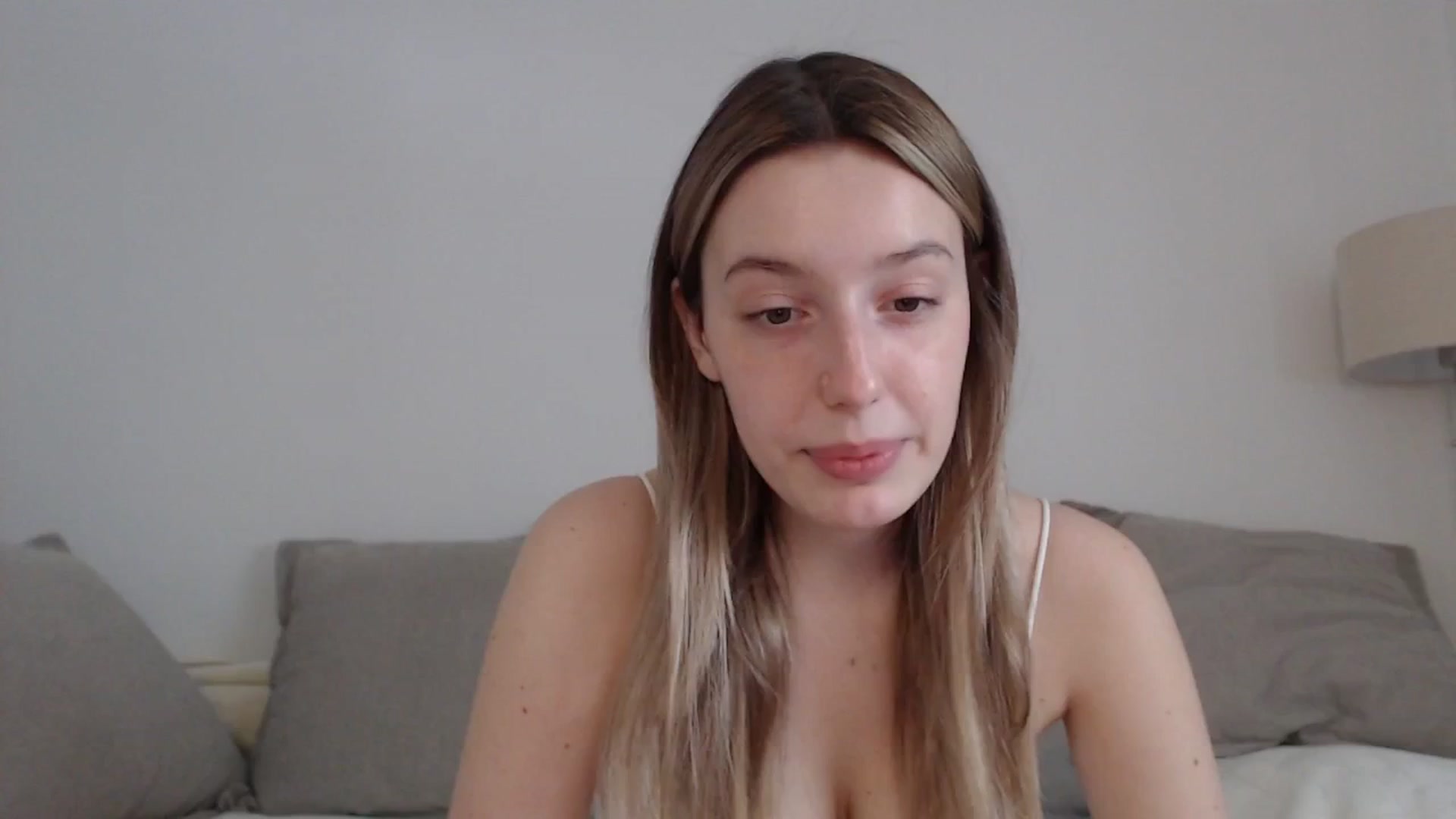 Gallery image thumbnail from Elenaxkiss's myfreecams stream on, 04/21/2025, 10:10 image 19 of 20