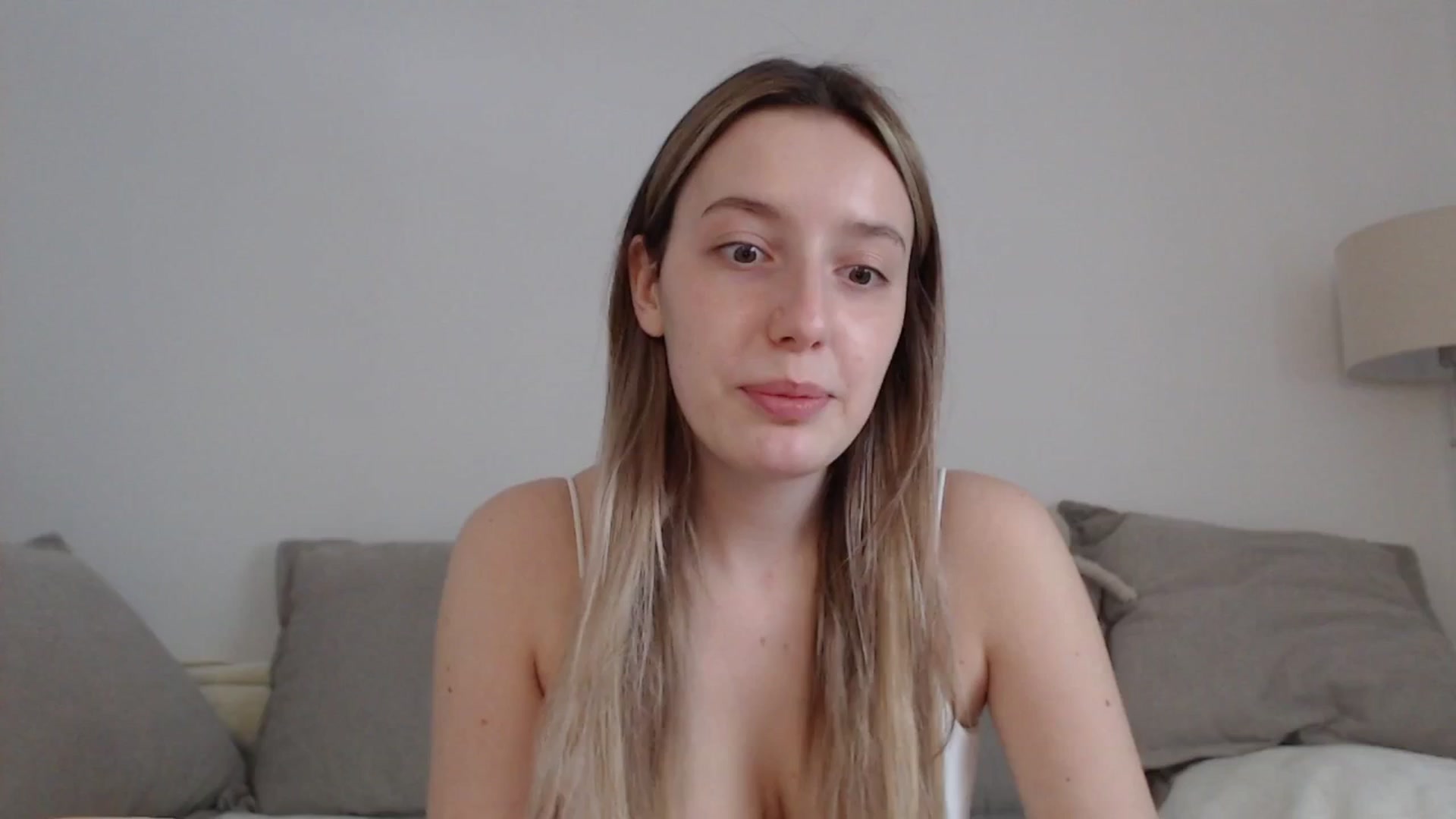 Gallery image thumbnail from Elenaxkiss's myfreecams stream on, 04/21/2025, 10:10 image 20 of 20