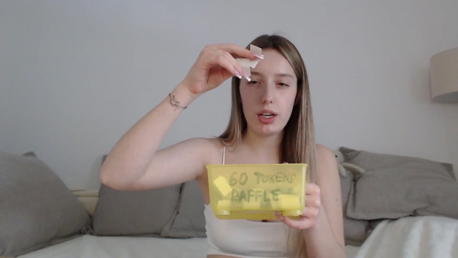 Gallery image thumbnail from Elenaxkiss's myfreecams stream on, 04/21/2025, 13:02 image 9 of 20