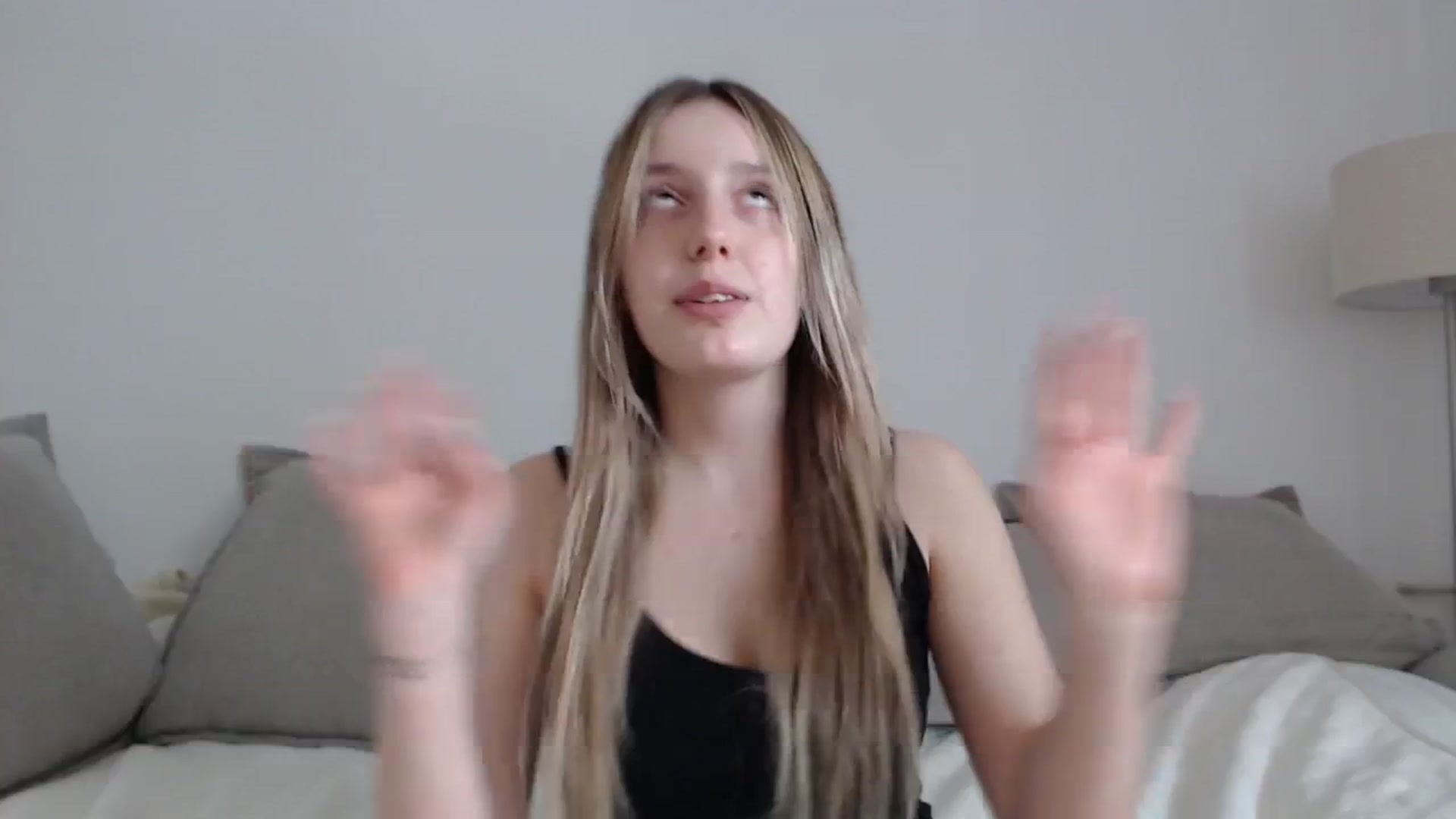 Gallery image thumbnail from Elenaxkiss's myfreecams stream on, 04/24/2025, 11:17 image 17 of 20