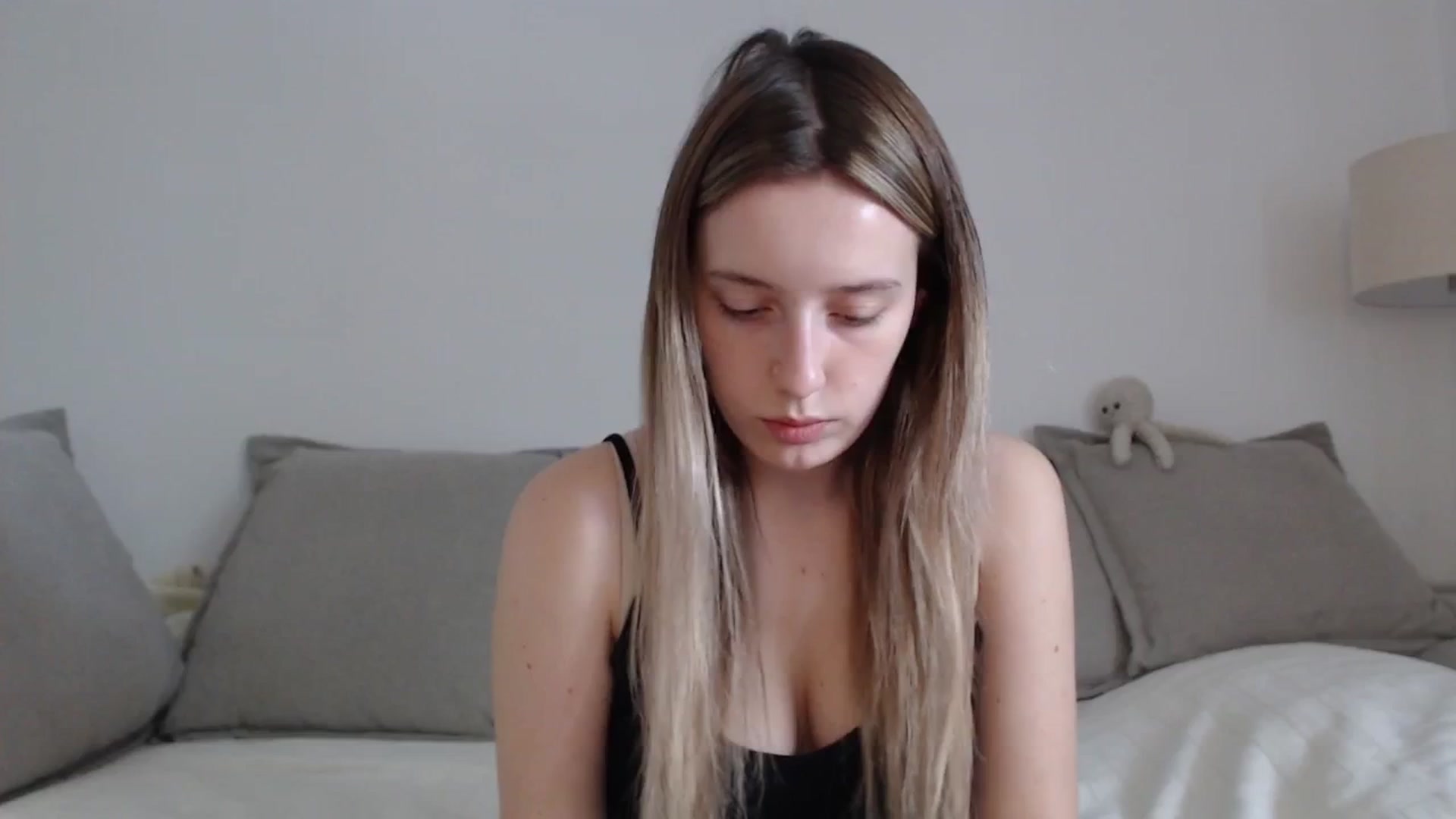 Gallery image thumbnail from Elenaxkiss's myfreecams stream on, 04/24/2025, 11:17 image 2 of 20