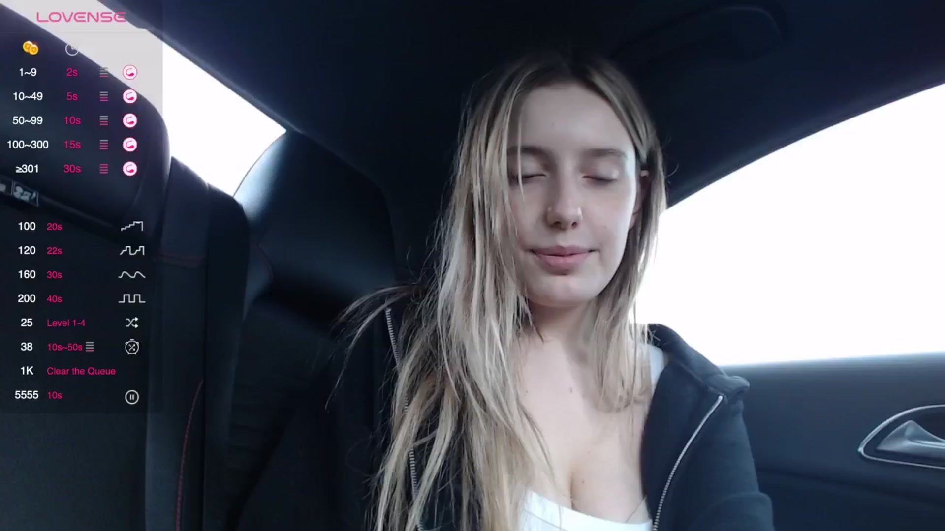 Gallery image thumbnail from Elenaxkiss's myfreecams stream on, 04/25/2025, 11:14 image 10 of 20