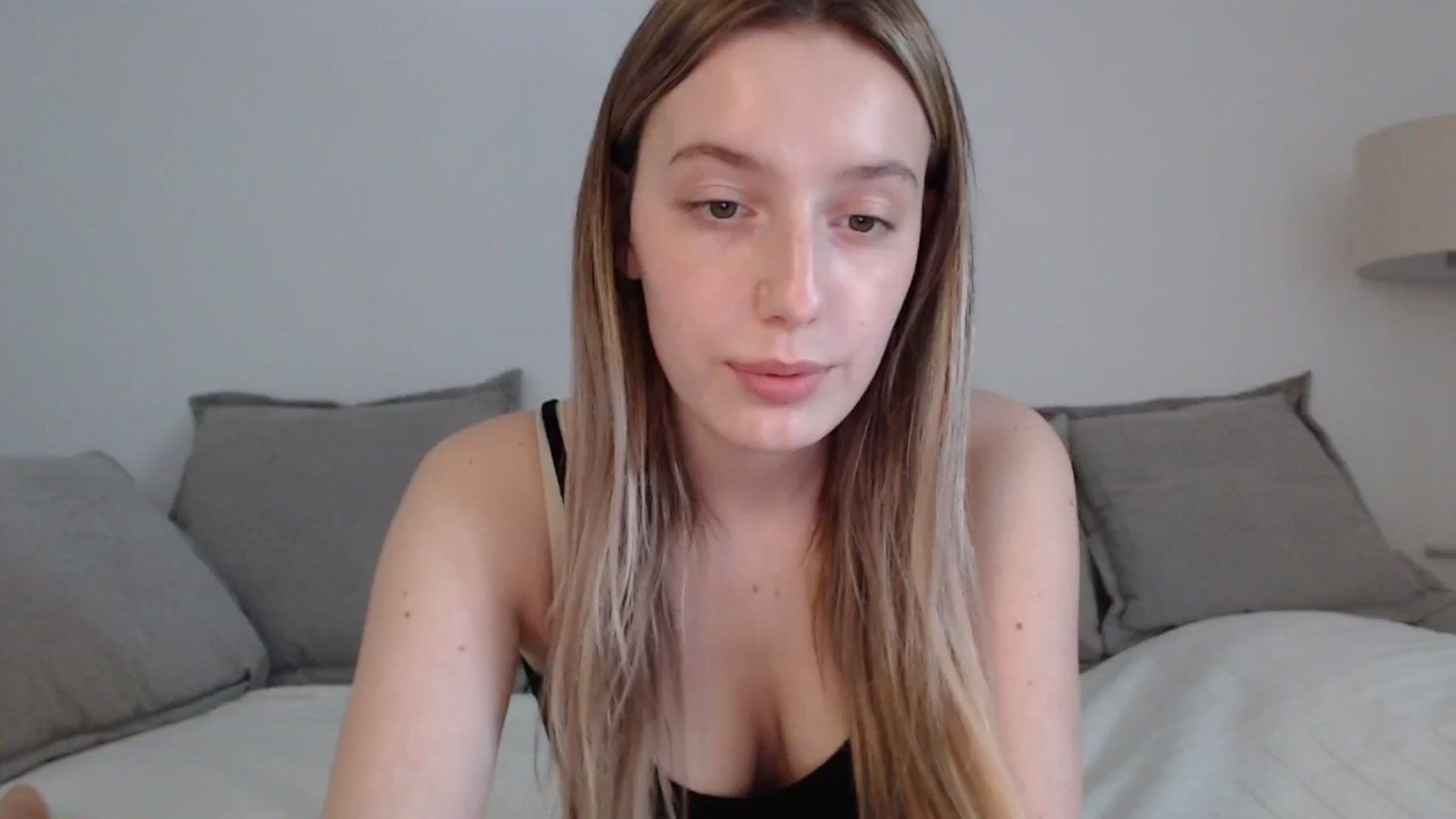 Gallery image thumbnail from Elenaxkiss's myfreecams stream on, 04/27/2025, 11:13 image 19 of 20