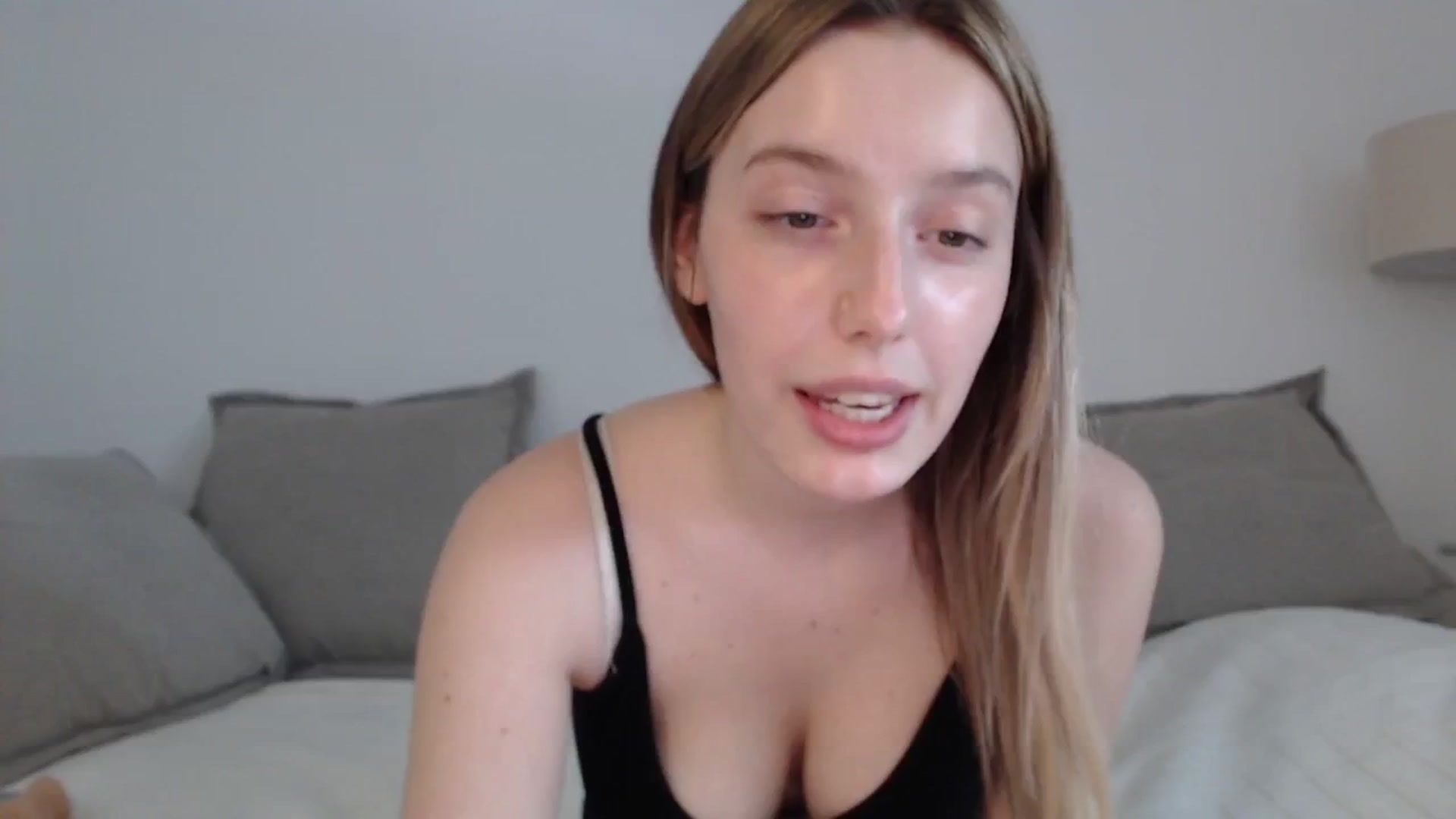 Gallery image thumbnail from Elenaxkiss's myfreecams stream on, 04/27/2025, 11:13 image 9 of 20