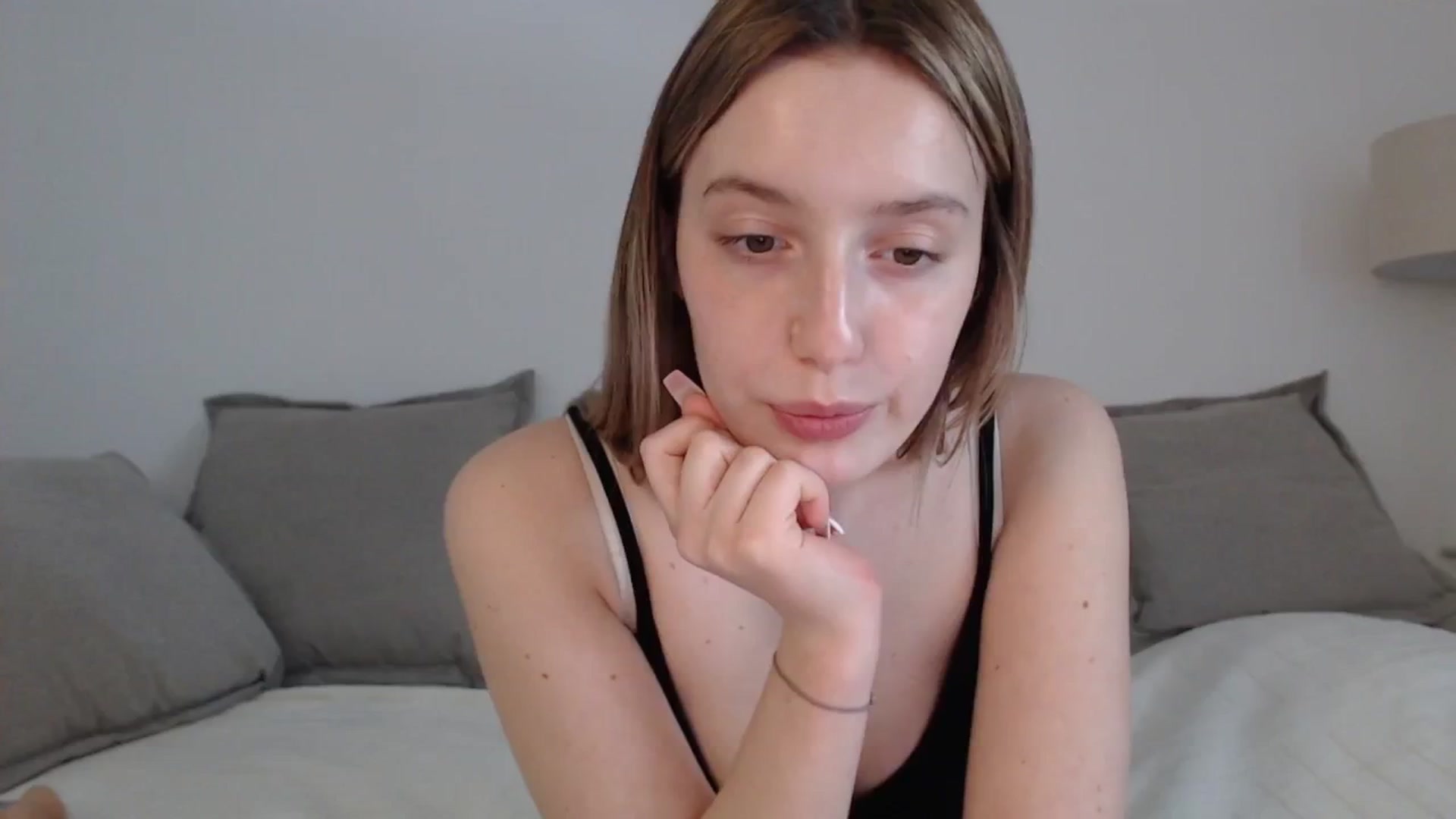 Gallery image thumbnail from Elenaxkiss's myfreecams stream on, 04/27/2025, 11:13 image 8 of 20