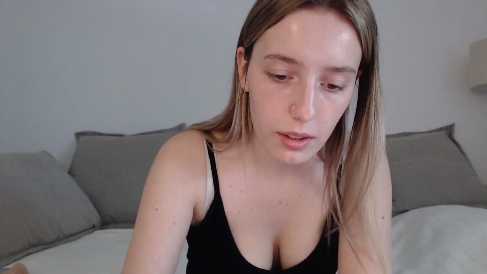 Gallery image thumbnail from Elenaxkiss's myfreecams stream on, 04/27/2025, 11:13 image 1 of 20