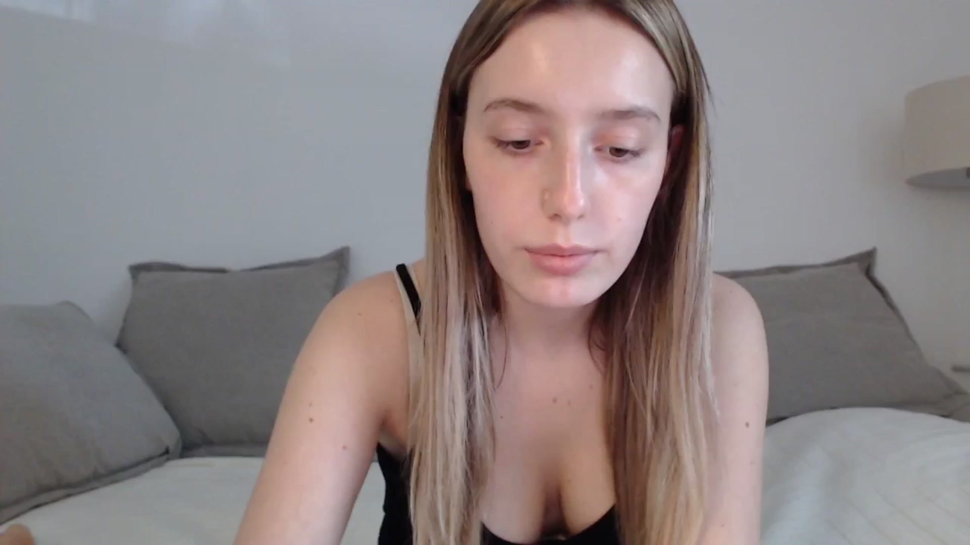 Gallery image thumbnail from Elenaxkiss's myfreecams stream on, 04/27/2025, 11:13 image 18 of 20