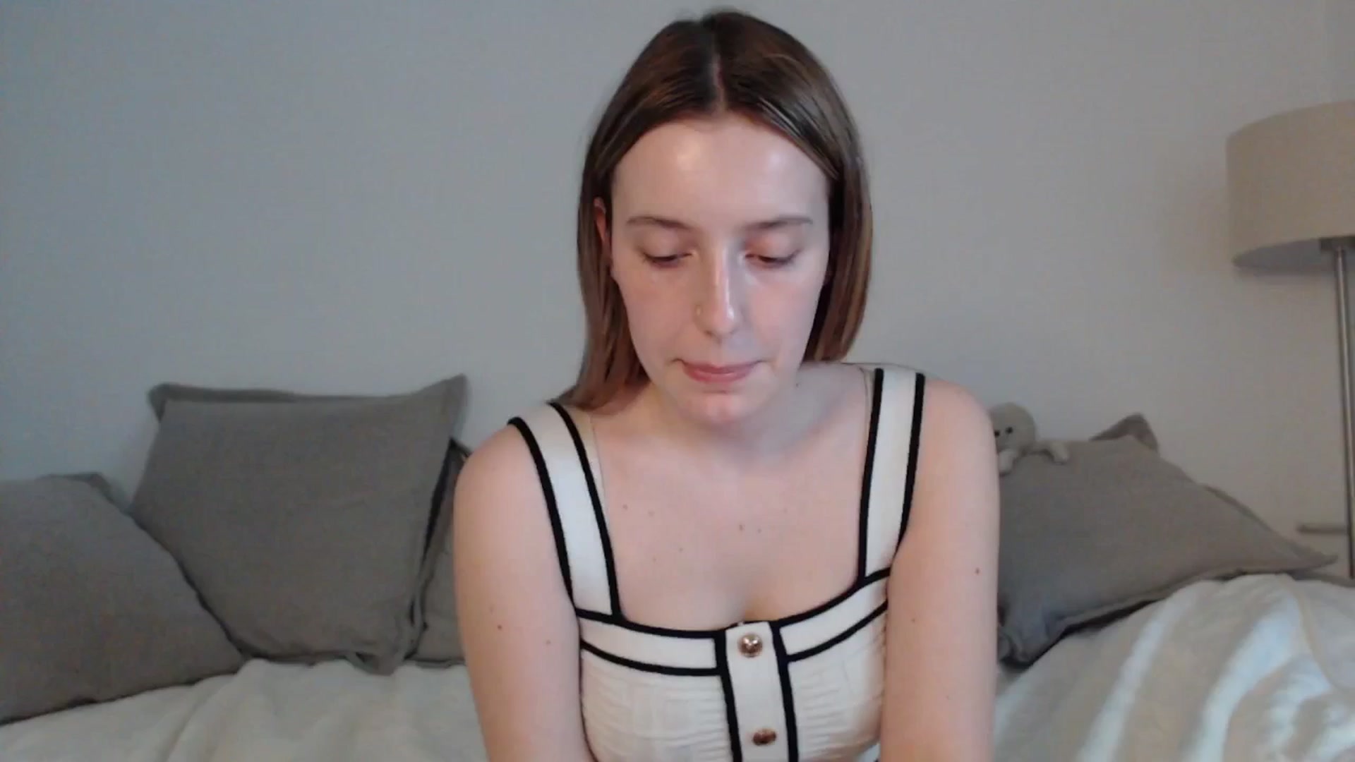 Gallery image thumbnail from Elenaxkiss's myfreecams stream on, 04/28/2025, 16:17 image 12 of 20