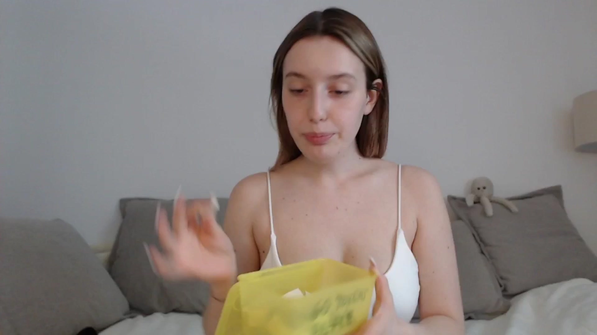 Gallery image thumbnail from Elenaxkiss's myfreecams stream on, 05/01/2025, 10:55 image 1 of 20