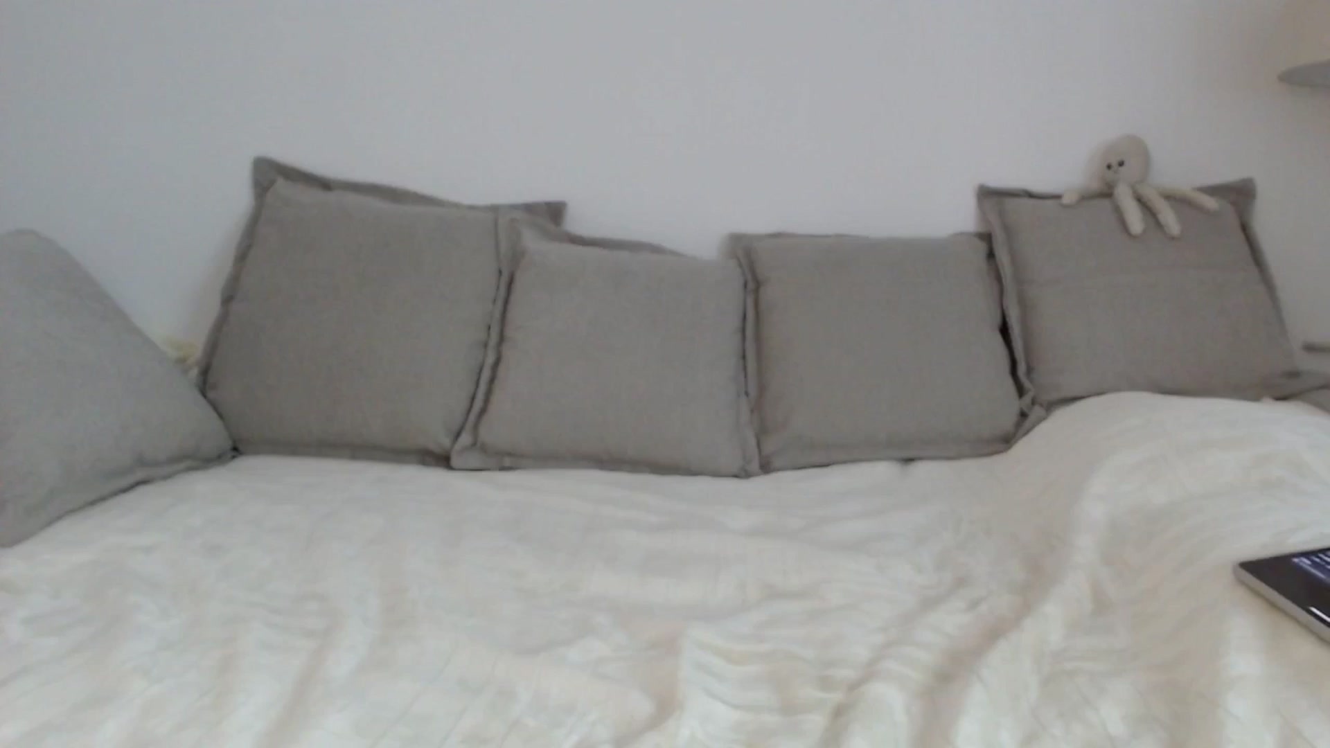 Gallery image thumbnail from Elenaxkiss's myfreecams stream on, 05/02/2025, 08:27 image 2 of 20