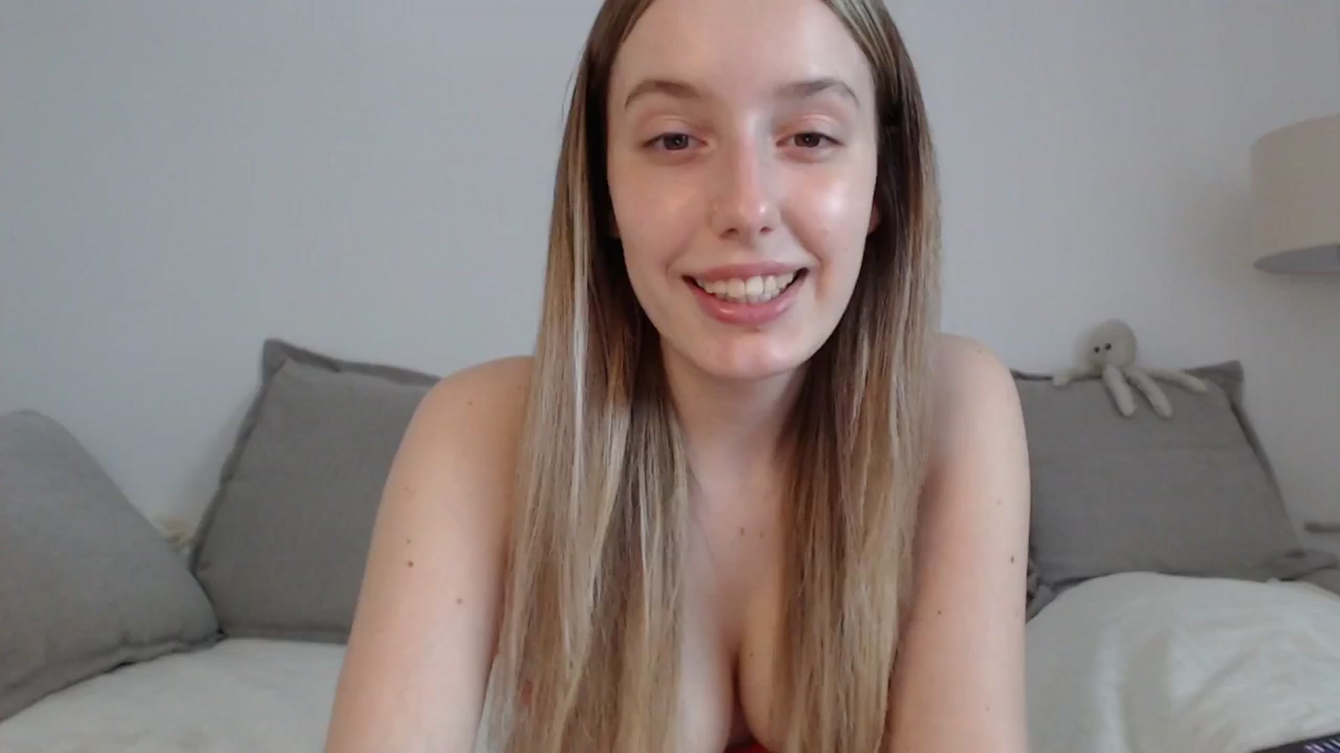 Gallery image thumbnail from Elenaxkiss's myfreecams stream on, 05/02/2025, 08:27 image 20 of 20