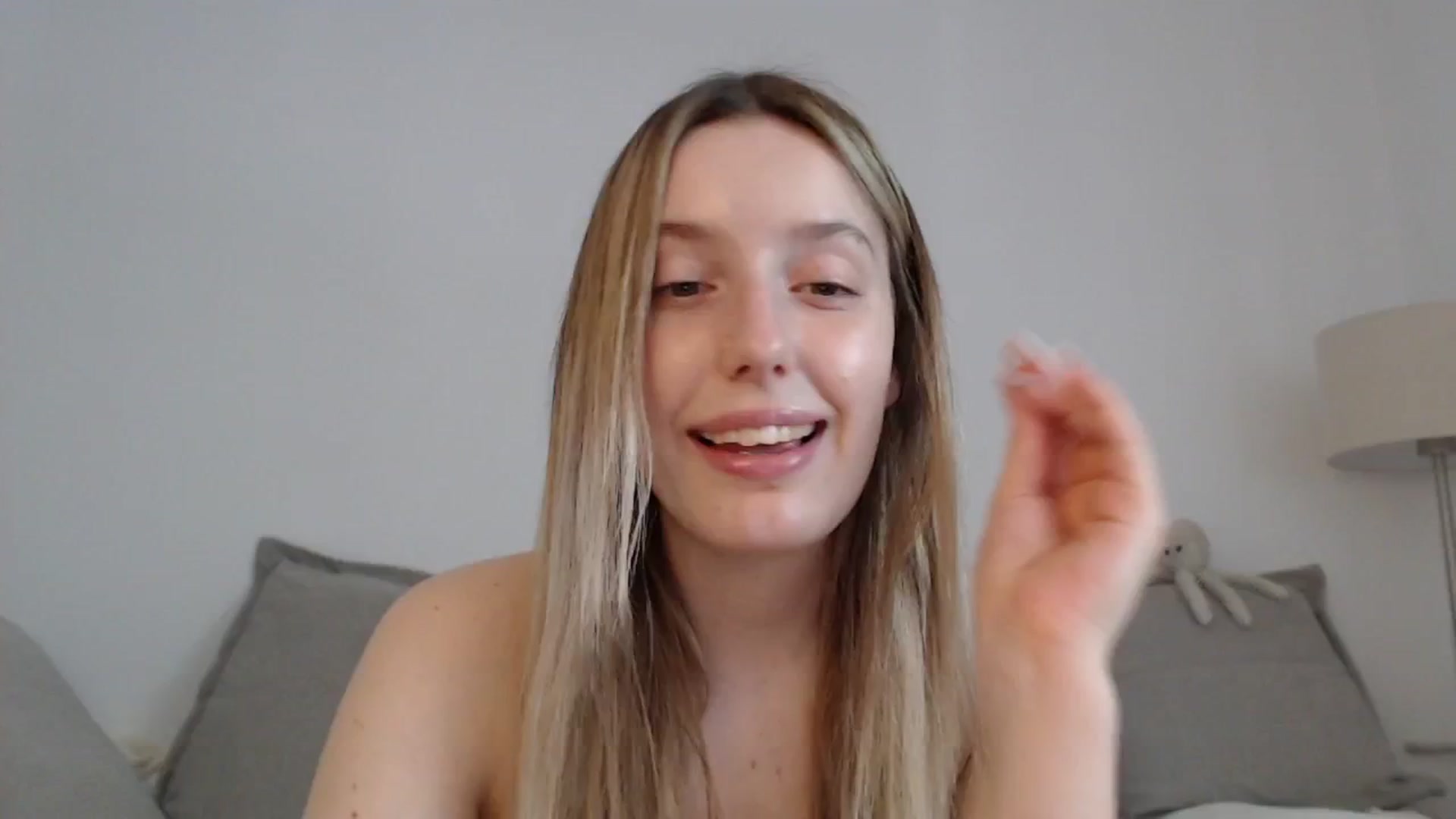Gallery image thumbnail from Elenaxkiss's myfreecams stream on, 05/02/2025, 08:27 image 12 of 20