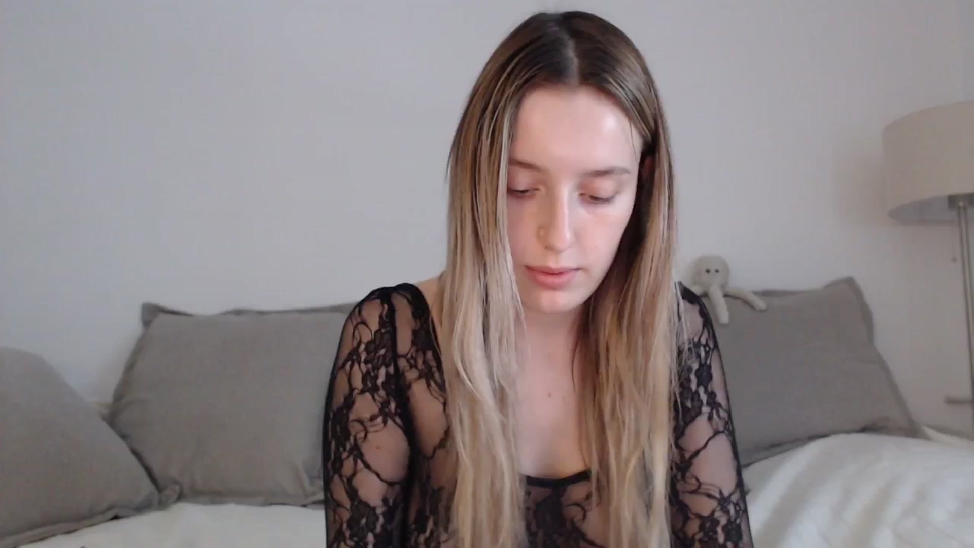 Gallery image thumbnail from Elenaxkiss's myfreecams stream on, 05/04/2025, 11:11 image 17 of 20