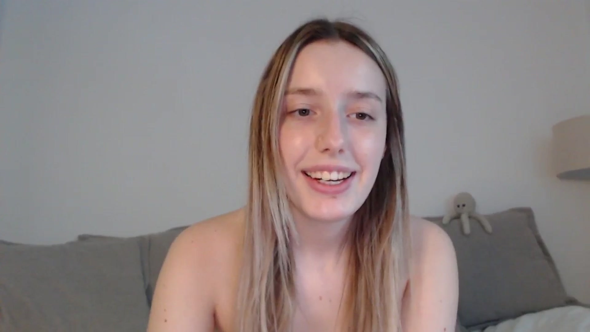 Gallery image thumbnail from Elenaxkiss's myfreecams stream on, 05/06/2025, 10:04 image 2 of 20