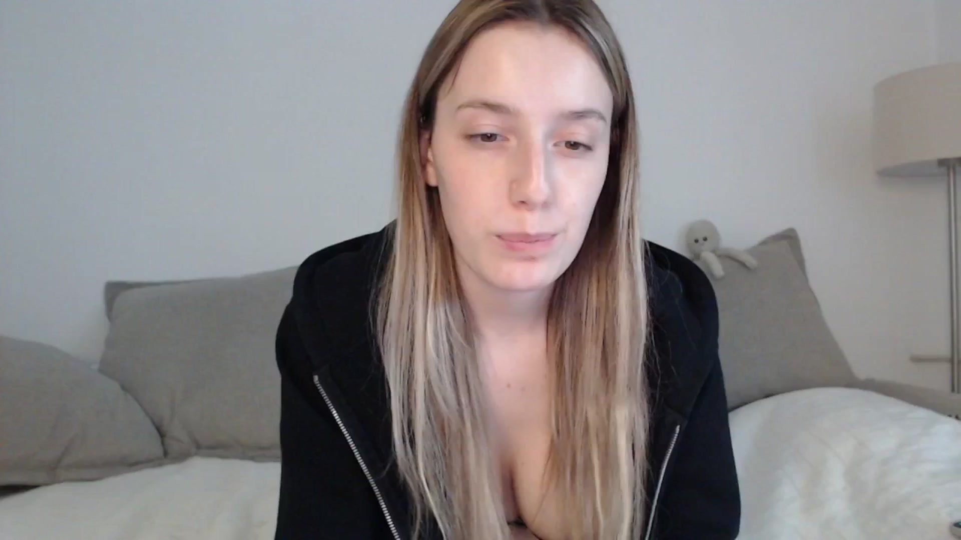 Gallery image thumbnail from Elenaxkiss's myfreecams stream on, 05/07/2025, 11:24 image 18 of 20