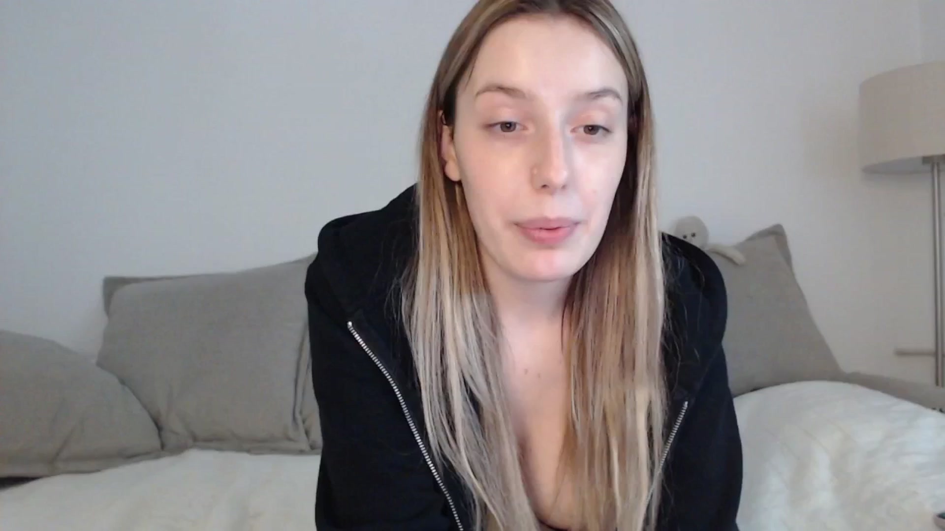 Gallery image thumbnail from Elenaxkiss's myfreecams stream on, 05/07/2025, 11:24 image 17 of 20