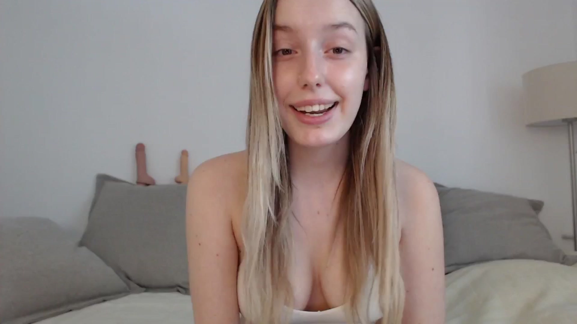Gallery image thumbnail from Elenaxkiss's myfreecams stream on, 05/11/2025, 11:59 image 1 of 20