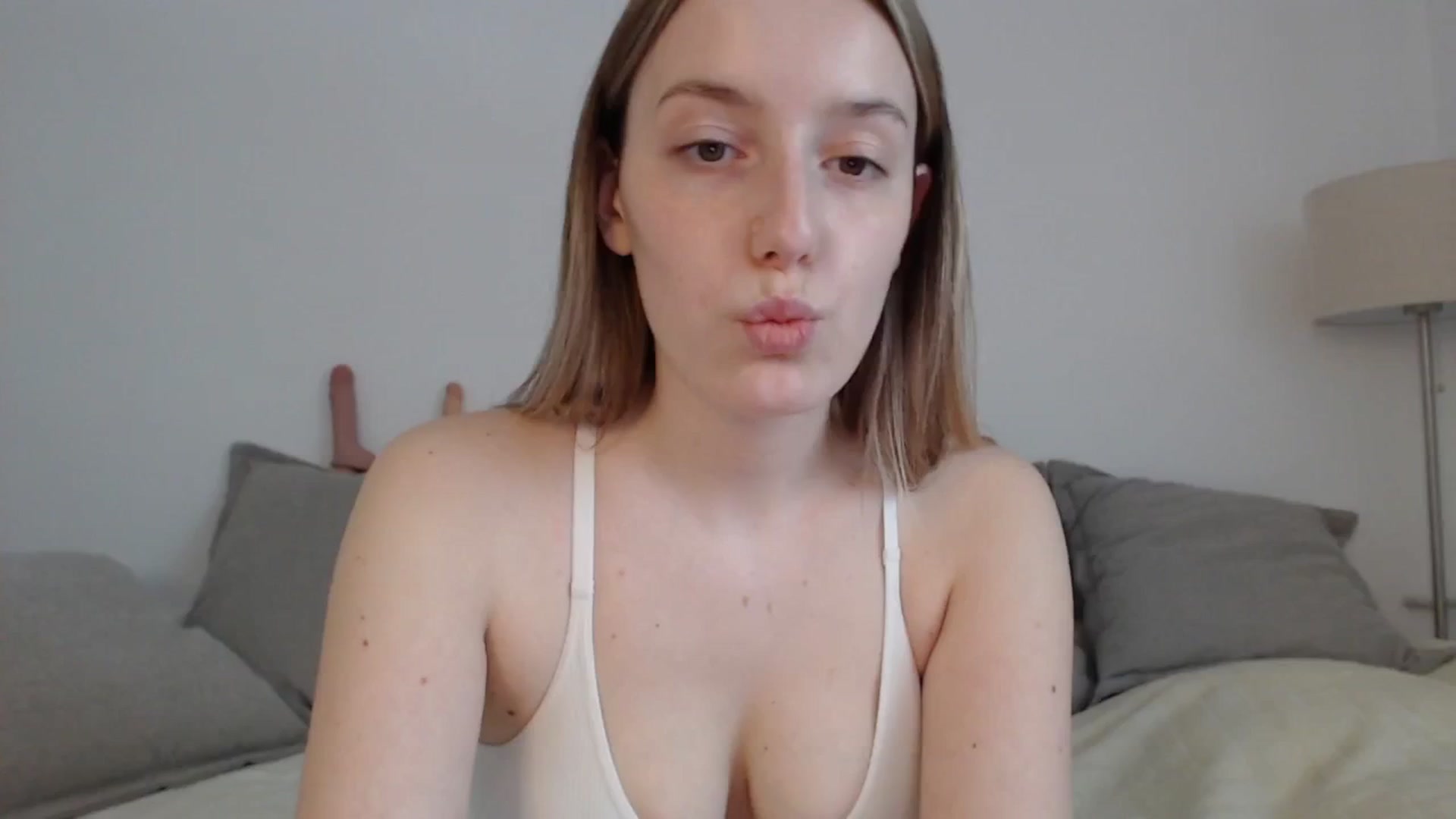 Gallery image thumbnail from Elenaxkiss's myfreecams stream on, 05/11/2025, 11:59 image 11 of 20