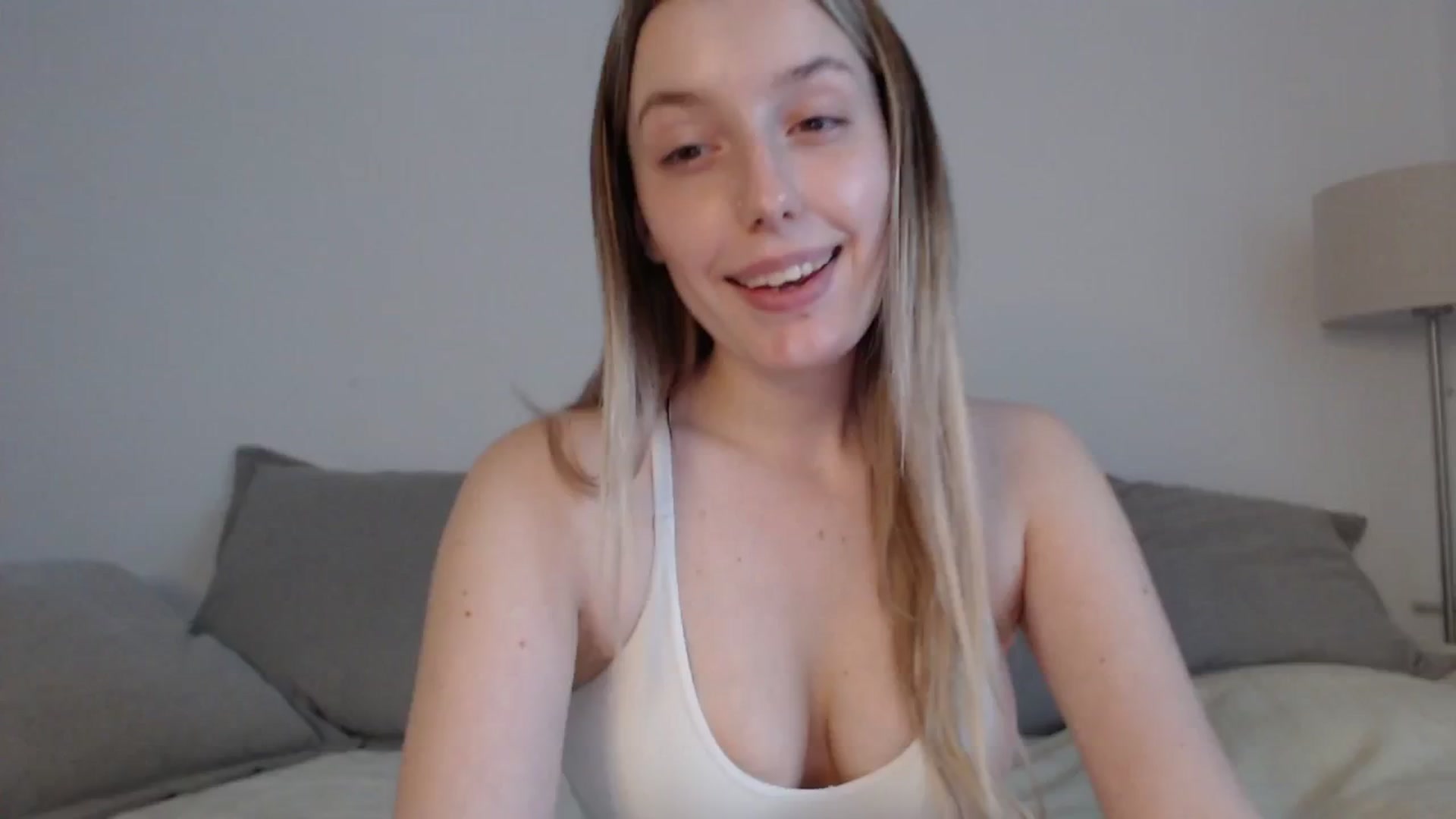 Gallery image thumbnail from Elenaxkiss's myfreecams stream on, 05/11/2025, 15:08 image 7 of 20