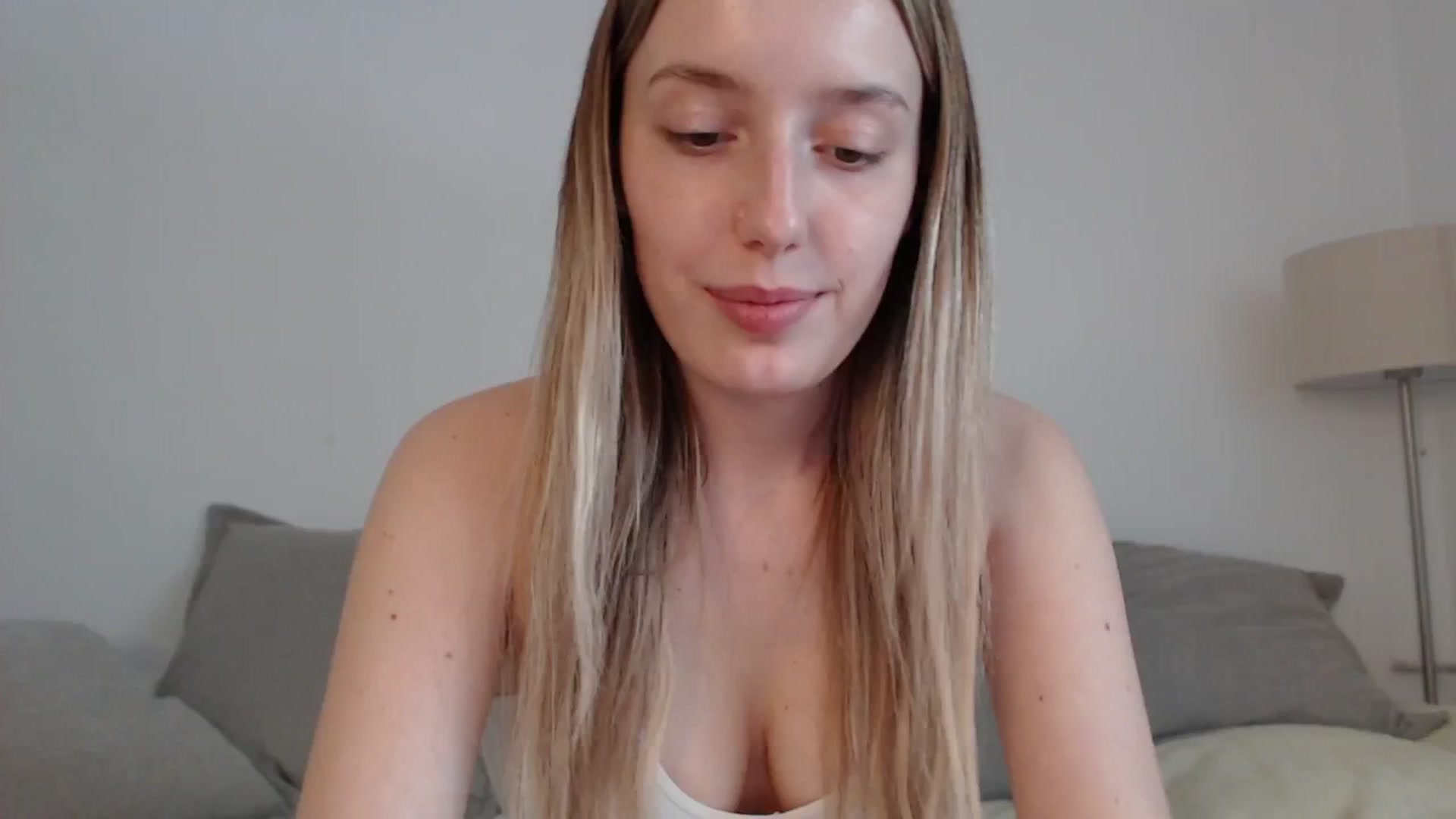 Gallery image thumbnail from Elenaxkiss's myfreecams stream on, 05/11/2025, 15:08 image 6 of 20