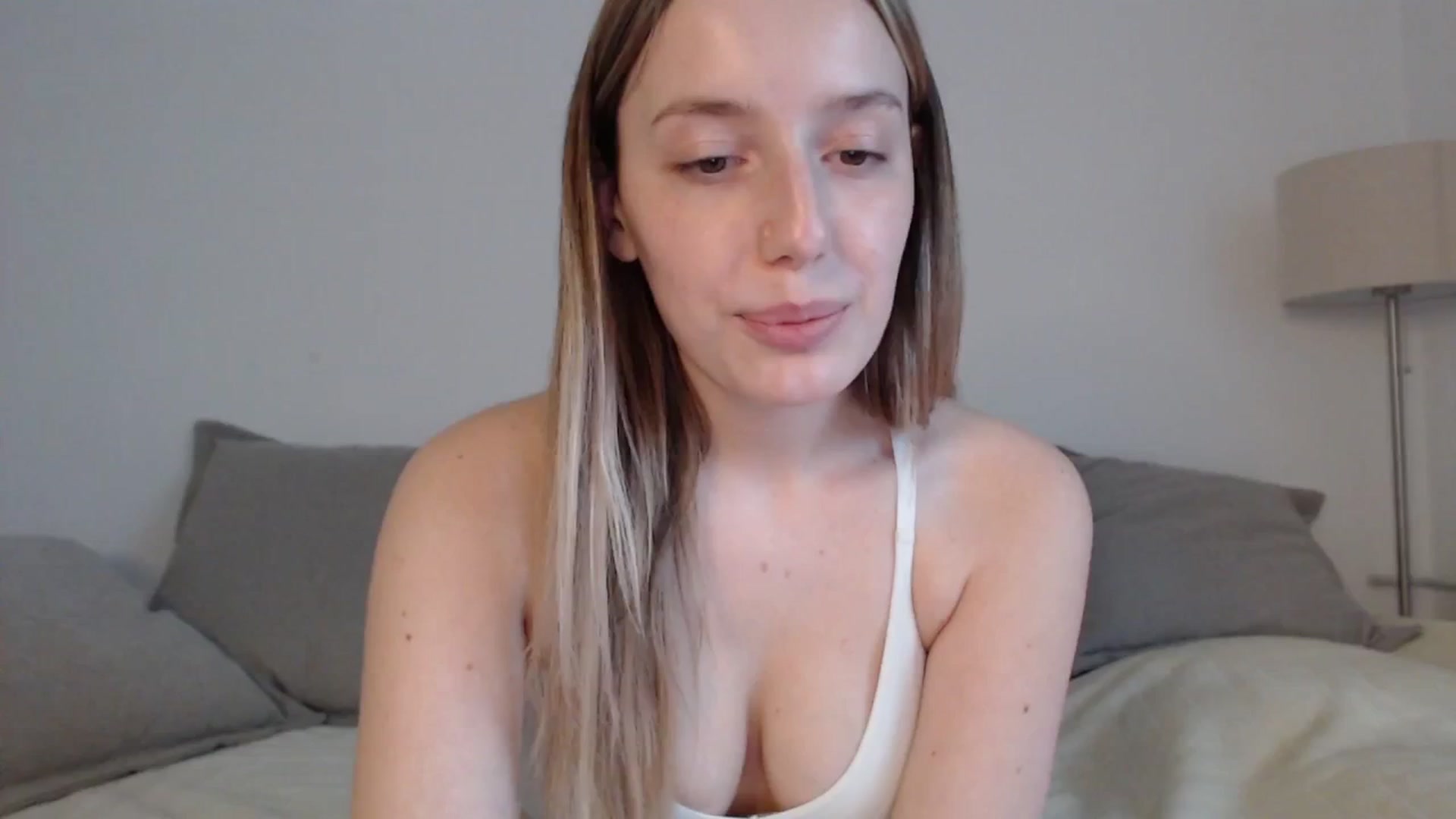 Gallery image thumbnail from Elenaxkiss's myfreecams stream on, 05/11/2025, 15:08 image 15 of 20