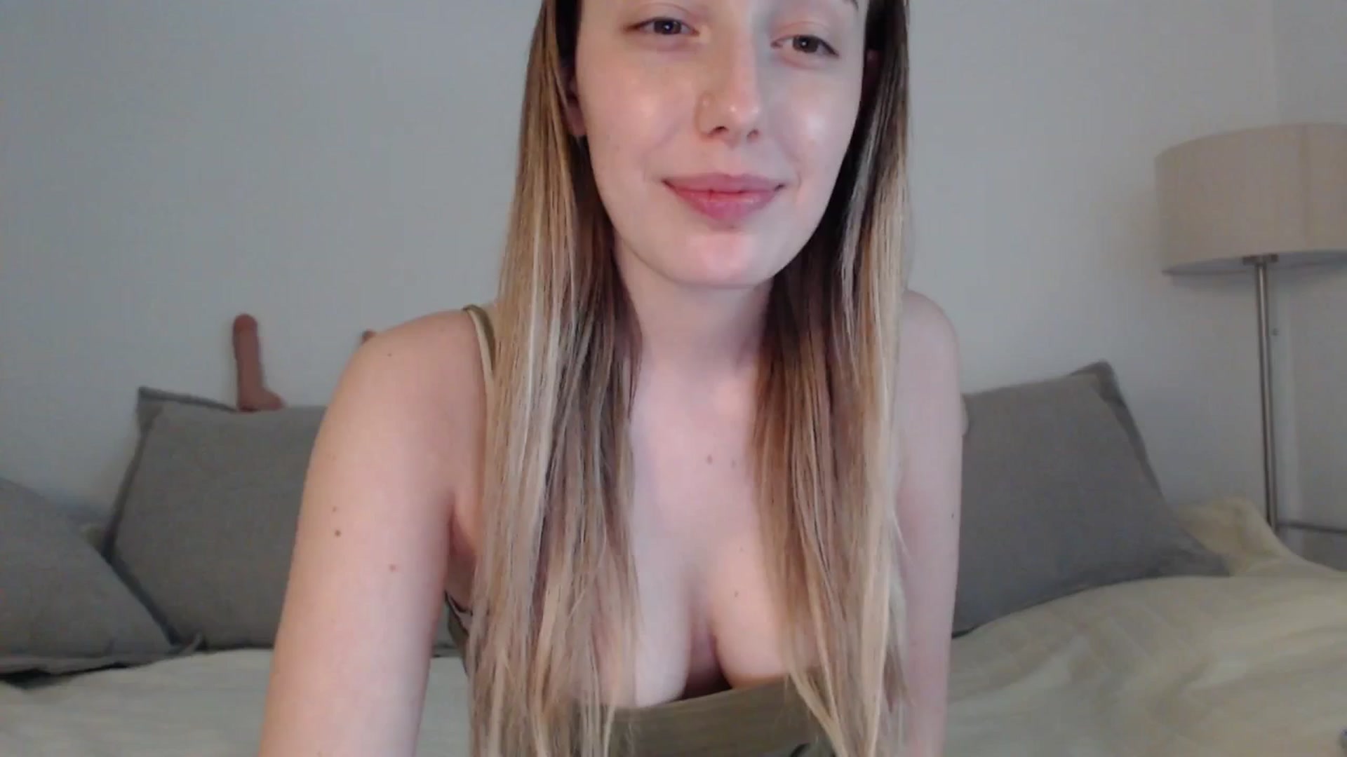Gallery image thumbnail from Elenaxkiss's myfreecams stream on, 05/12/2025, 09:58 image 13 of 20