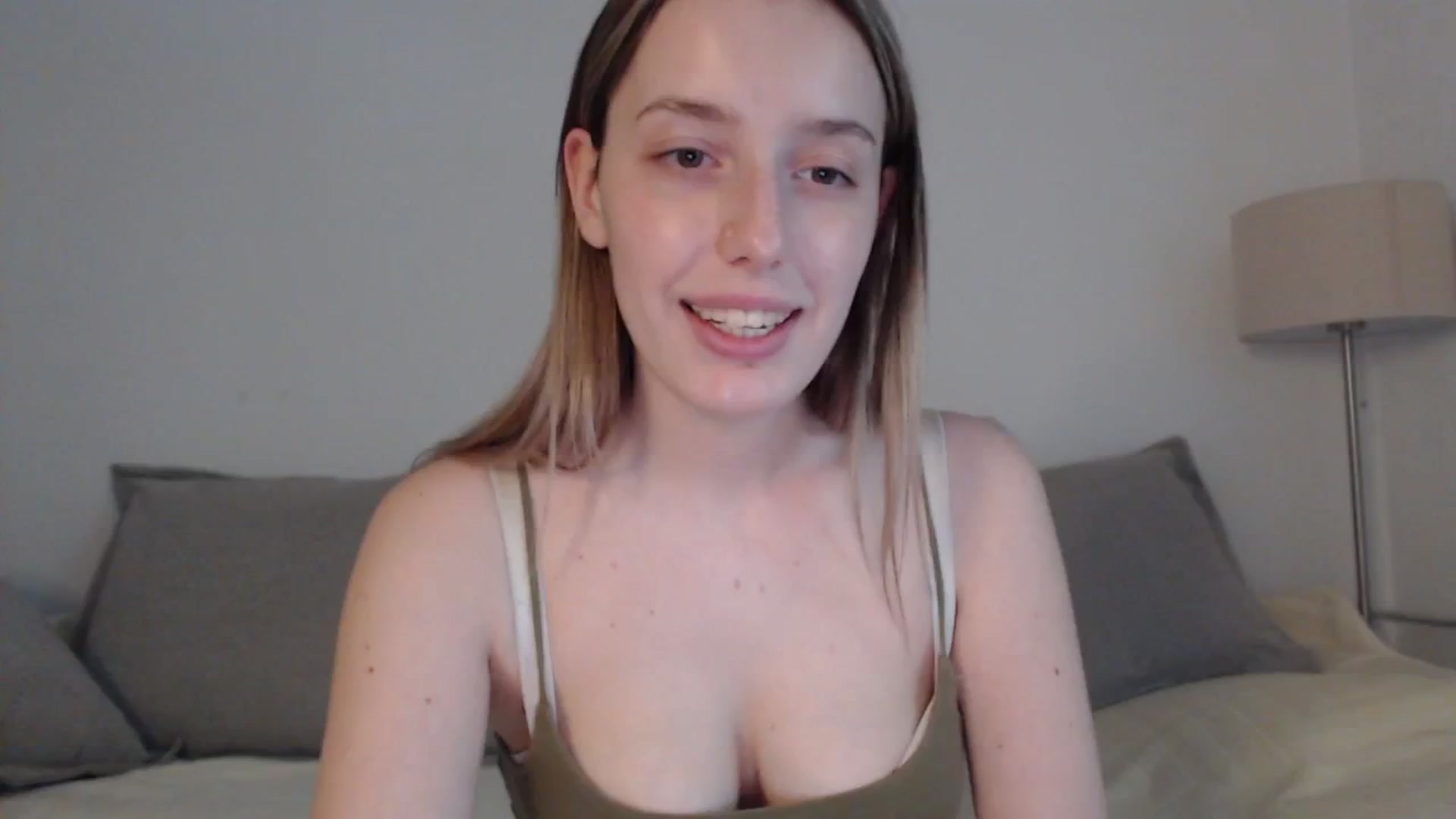 Gallery image thumbnail from Elenaxkiss's myfreecams stream on, 05/12/2025, 11:45 image 7 of 20