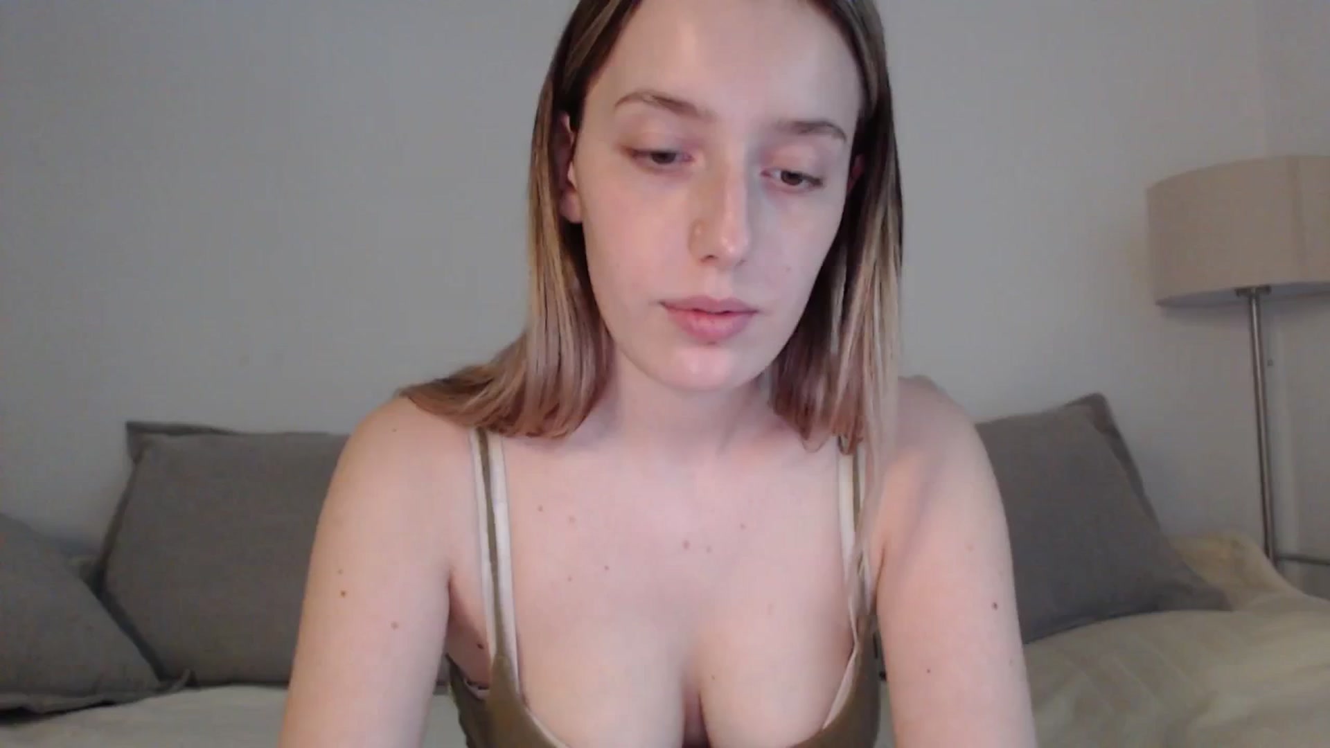 Gallery image thumbnail from Elenaxkiss's myfreecams stream on, 05/12/2025, 11:45 image 13 of 20