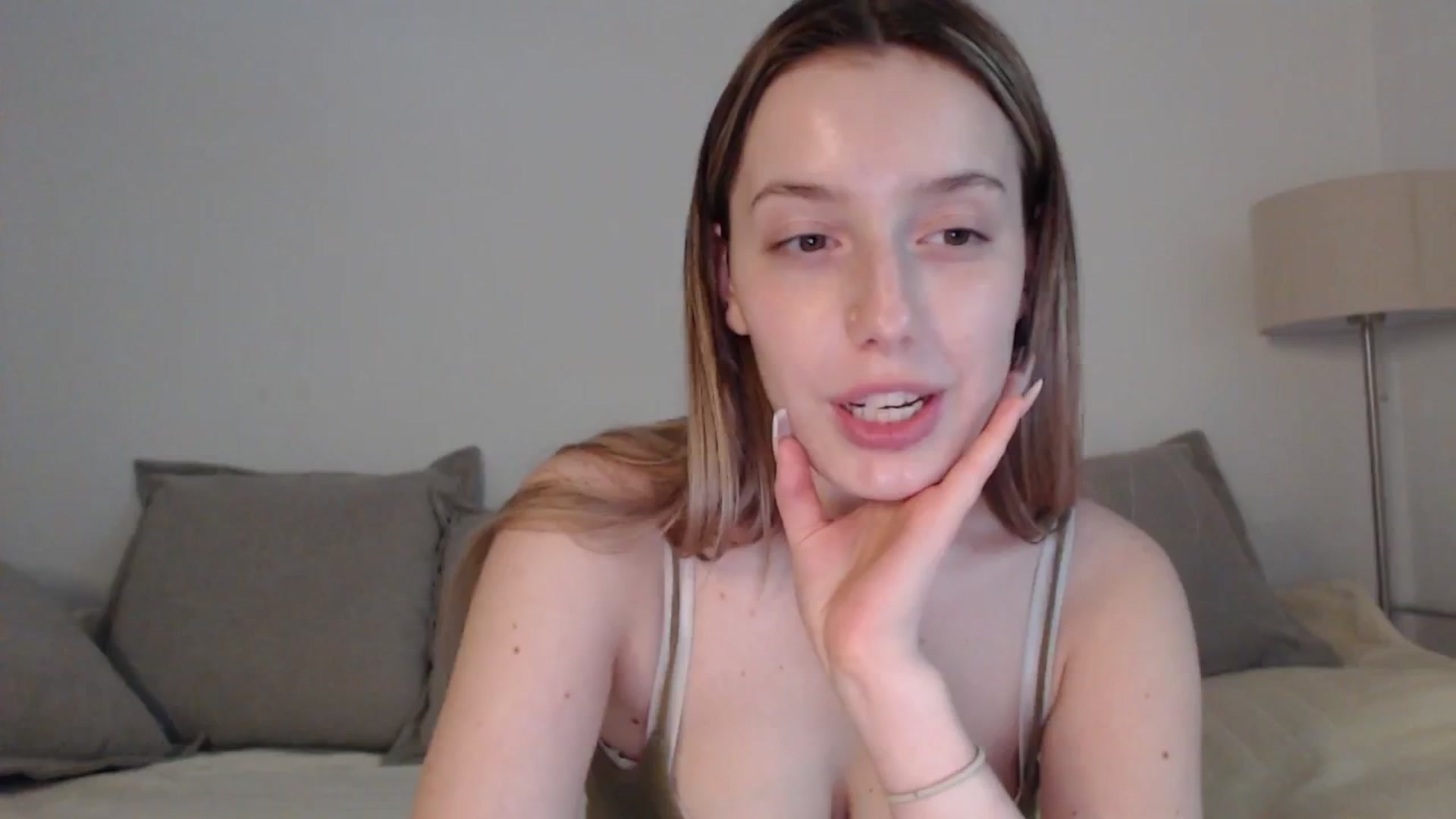Gallery image thumbnail from Elenaxkiss's myfreecams stream on, 05/12/2025, 11:45 image 14 of 20