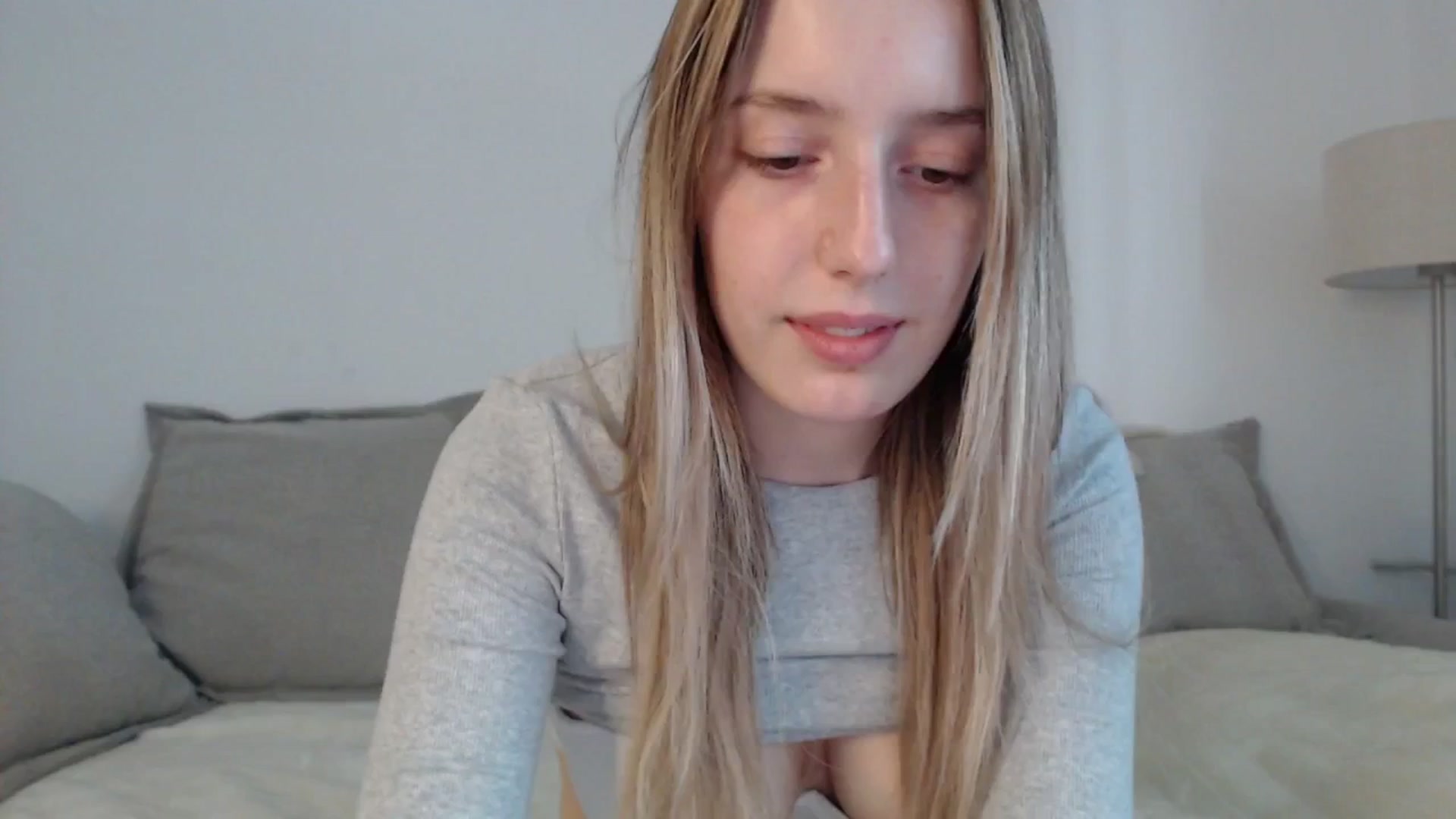 Gallery image thumbnail from Elenaxkiss's myfreecams stream on, 05/14/2025, 07:56 image 7 of 20