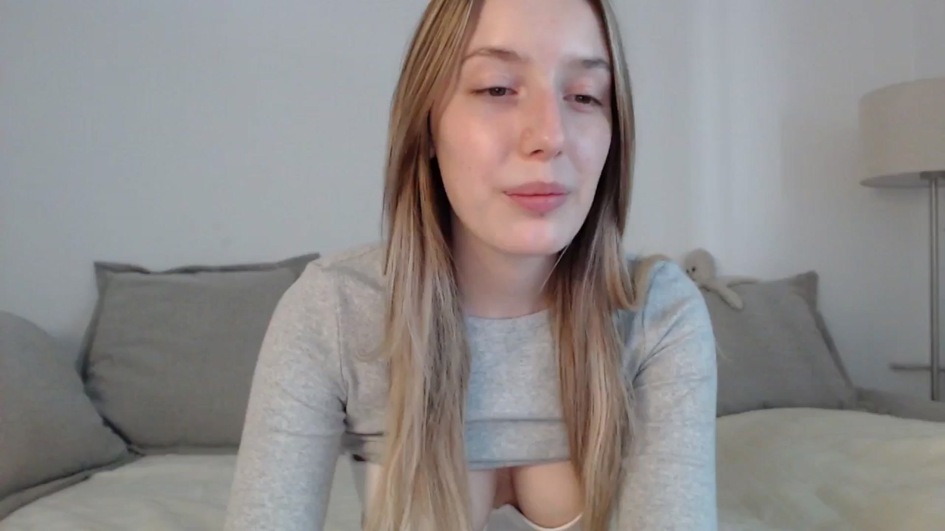 Gallery image thumbnail from Elenaxkiss's myfreecams stream on, 05/14/2025, 07:56 image 8 of 20