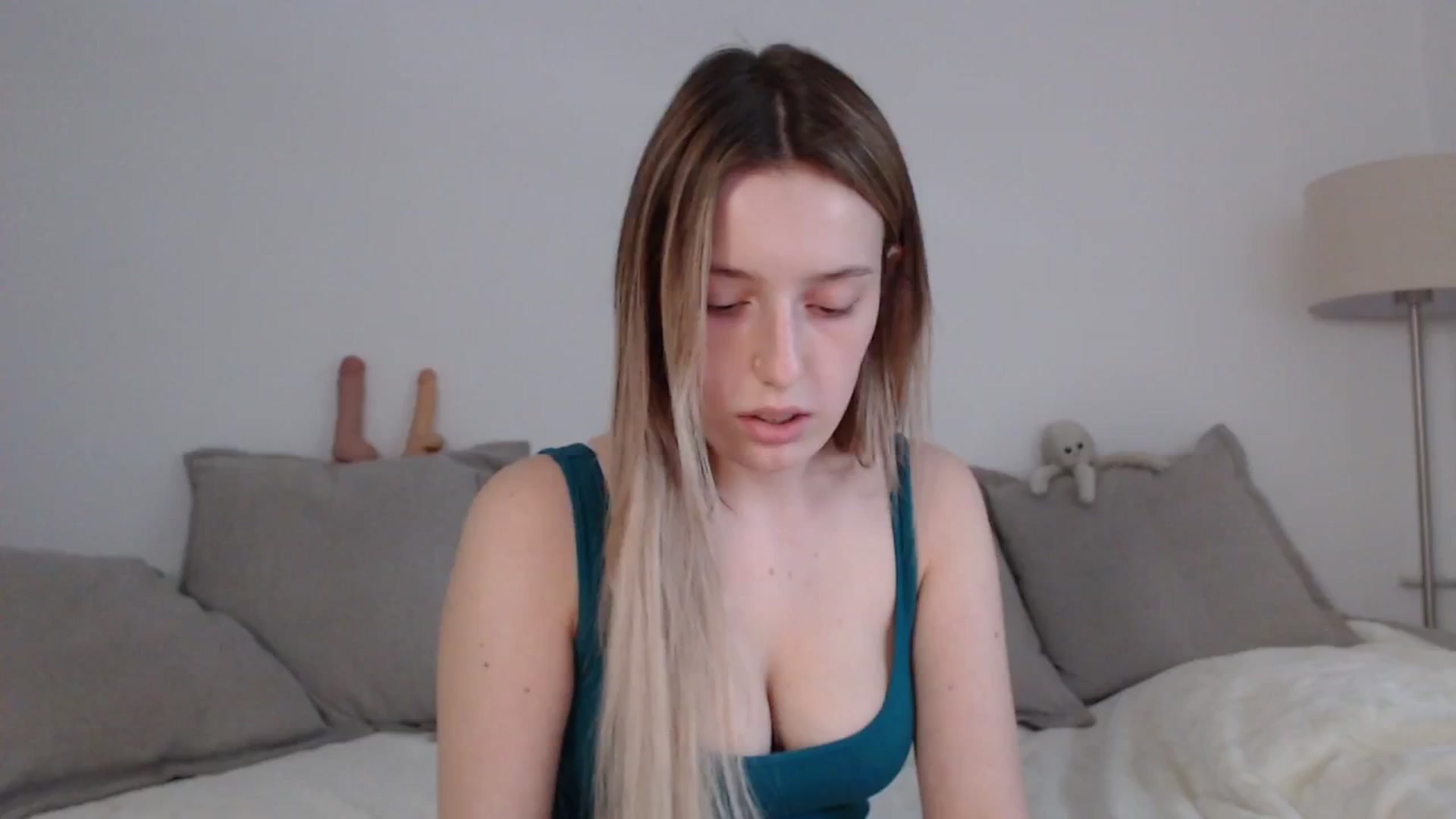 Gallery image thumbnail from Elenaxkiss's myfreecams stream on, 05/18/2025, 14:26 image 12 of 20