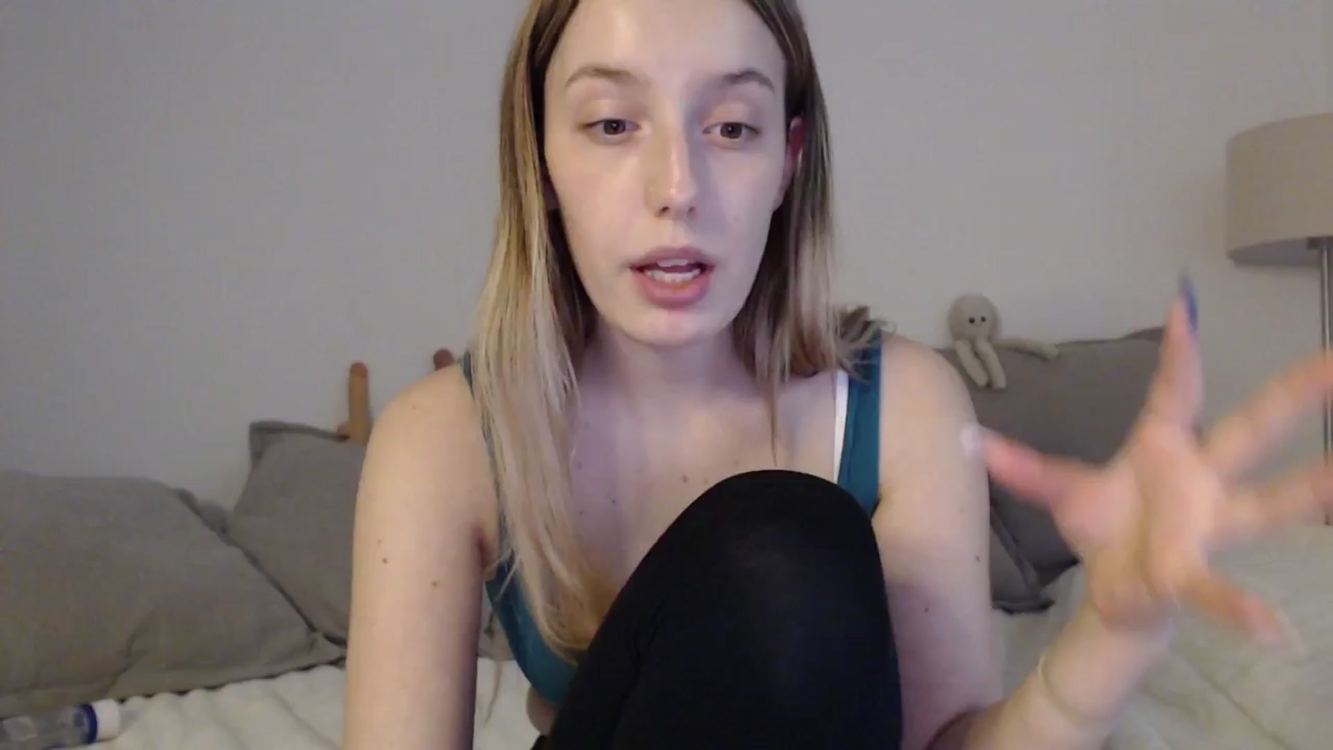 Gallery image thumbnail from Elenaxkiss's myfreecams stream on, 05/20/2025, 17:02 image 13 of 20