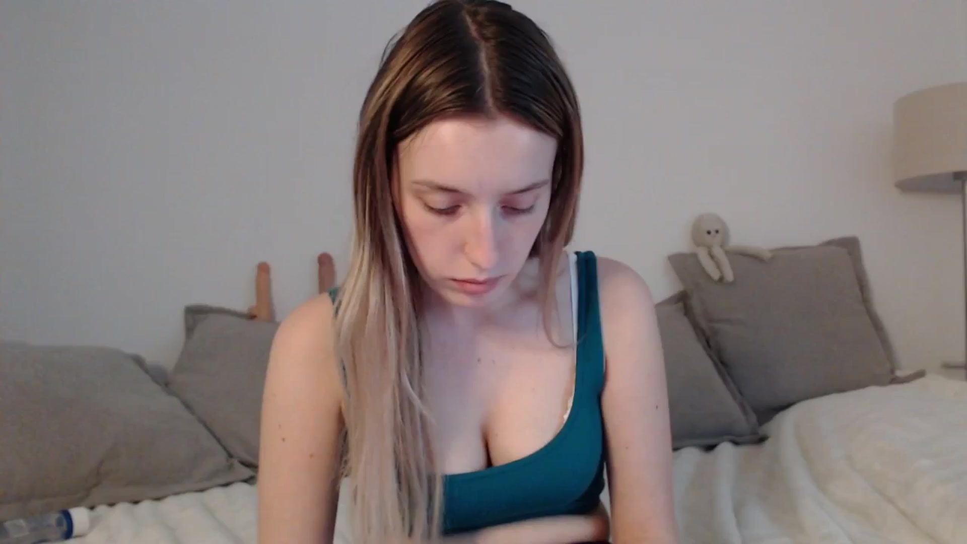 Gallery image thumbnail from Elenaxkiss's myfreecams stream on, 05/20/2025, 17:02 image 11 of 20