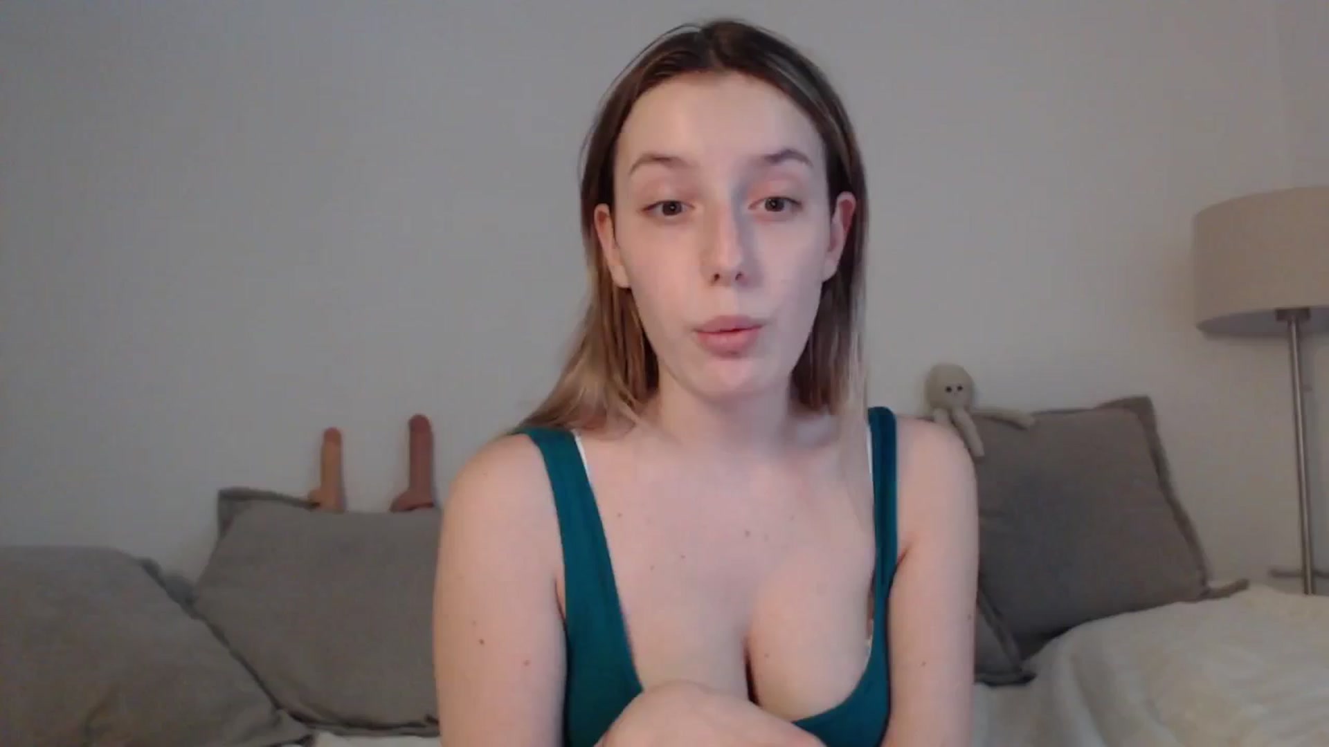 Gallery image thumbnail from Elenaxkiss's myfreecams stream on, 05/20/2025, 17:02 image 3 of 20