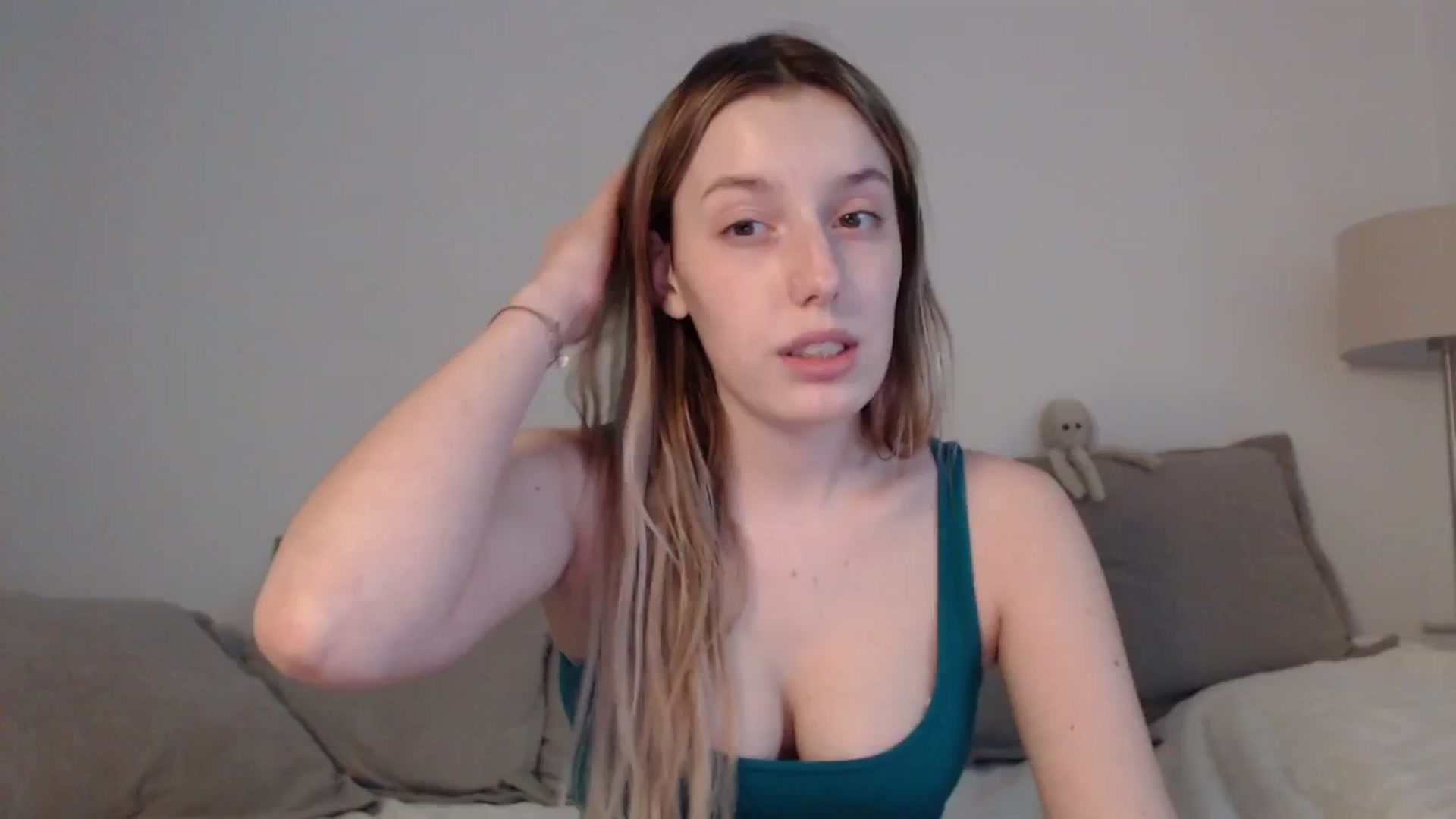 Gallery image thumbnail from Elenaxkiss's myfreecams stream on, 05/20/2025, 17:02 image 1 of 20