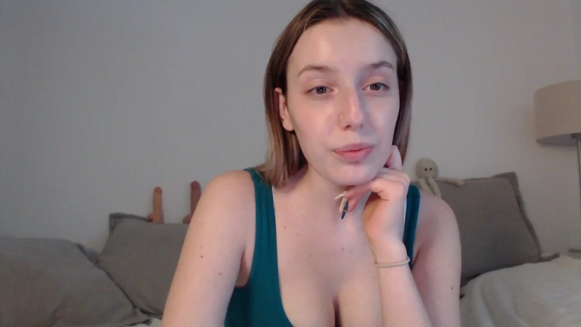 Gallery image thumbnail from Elenaxkiss's myfreecams stream on, 05/20/2025, 17:02 image 4 of 20