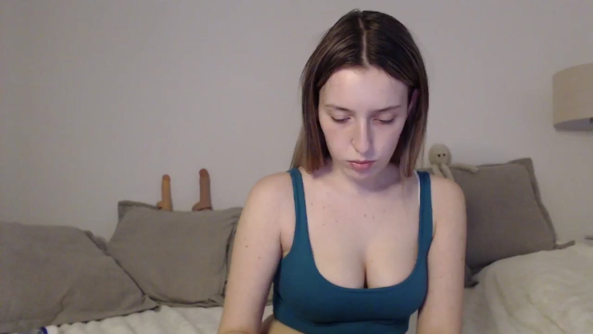 Gallery image thumbnail from Elenaxkiss's myfreecams stream on, 05/20/2025, 17:02 image 19 of 20