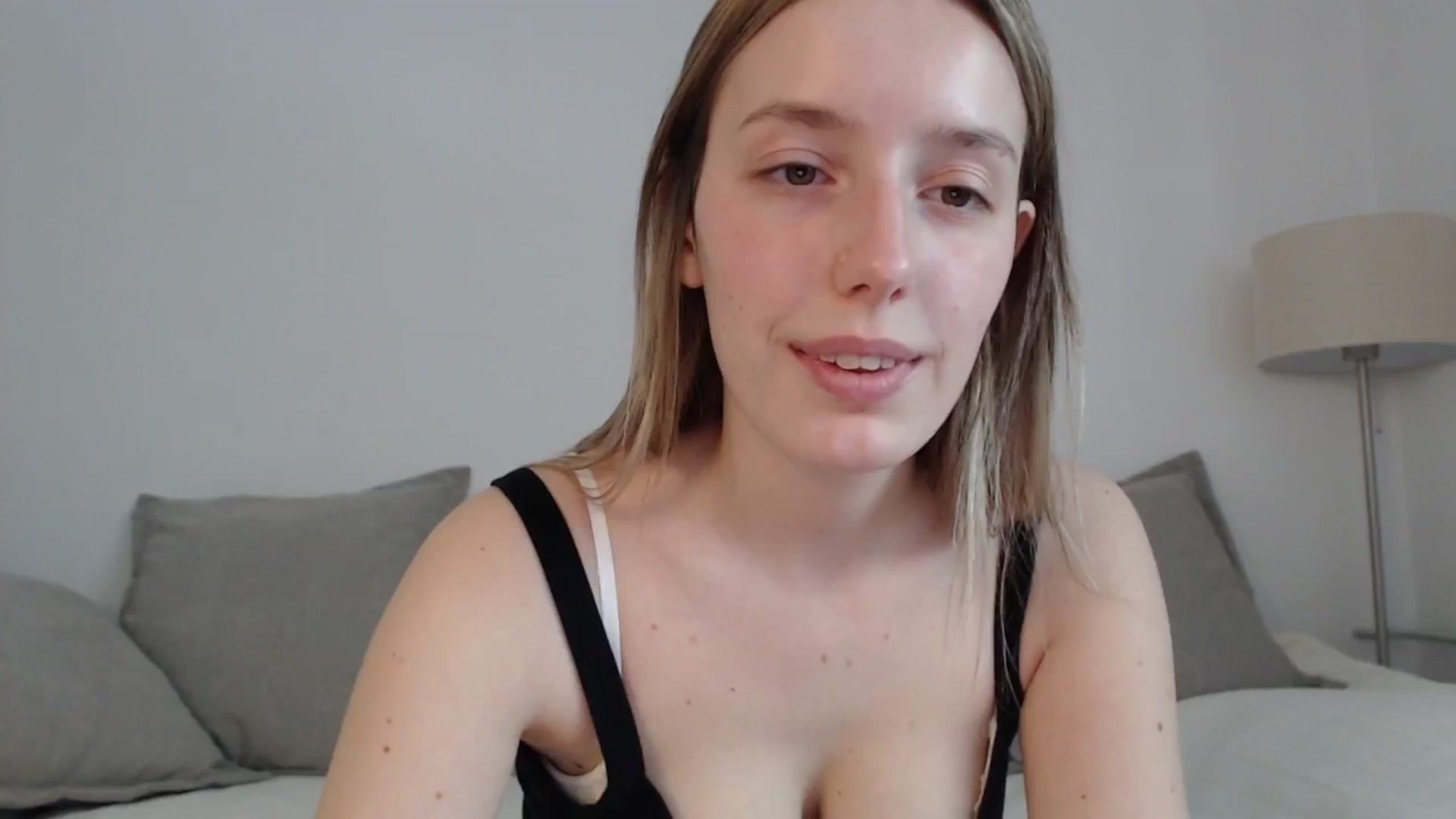 Gallery image thumbnail from Elenaxkiss's myfreecams stream on, 05/26/2025, 11:11 image 1 of 20