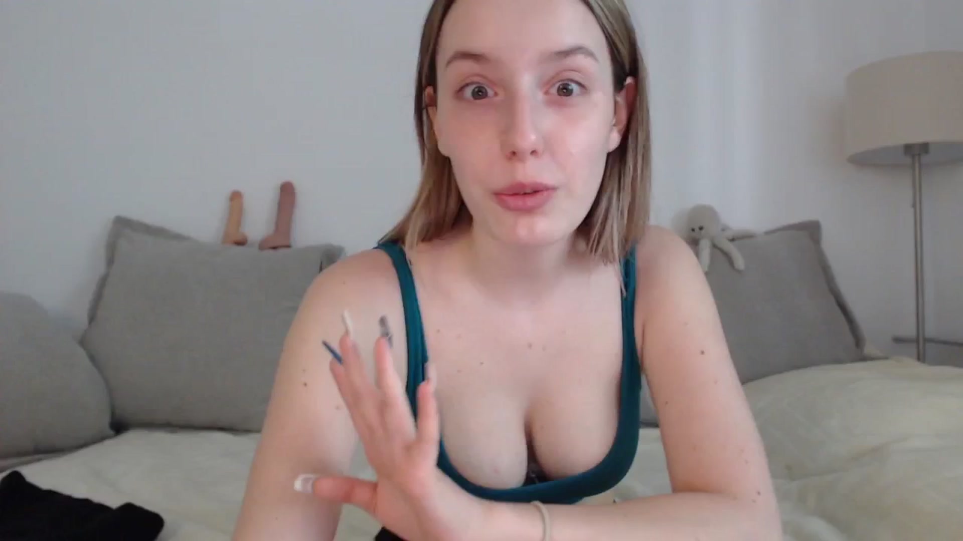 Gallery image thumbnail from Elenaxkiss's myfreecams stream on, 06/03/2025, 10:26 image 9 of 20